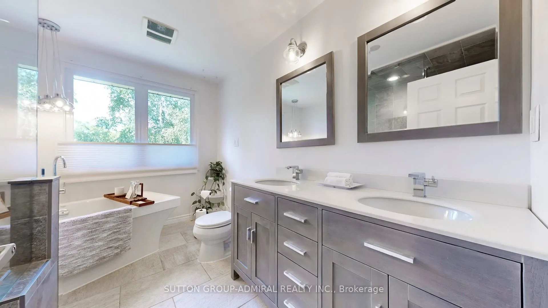 8 Balmoral Heights