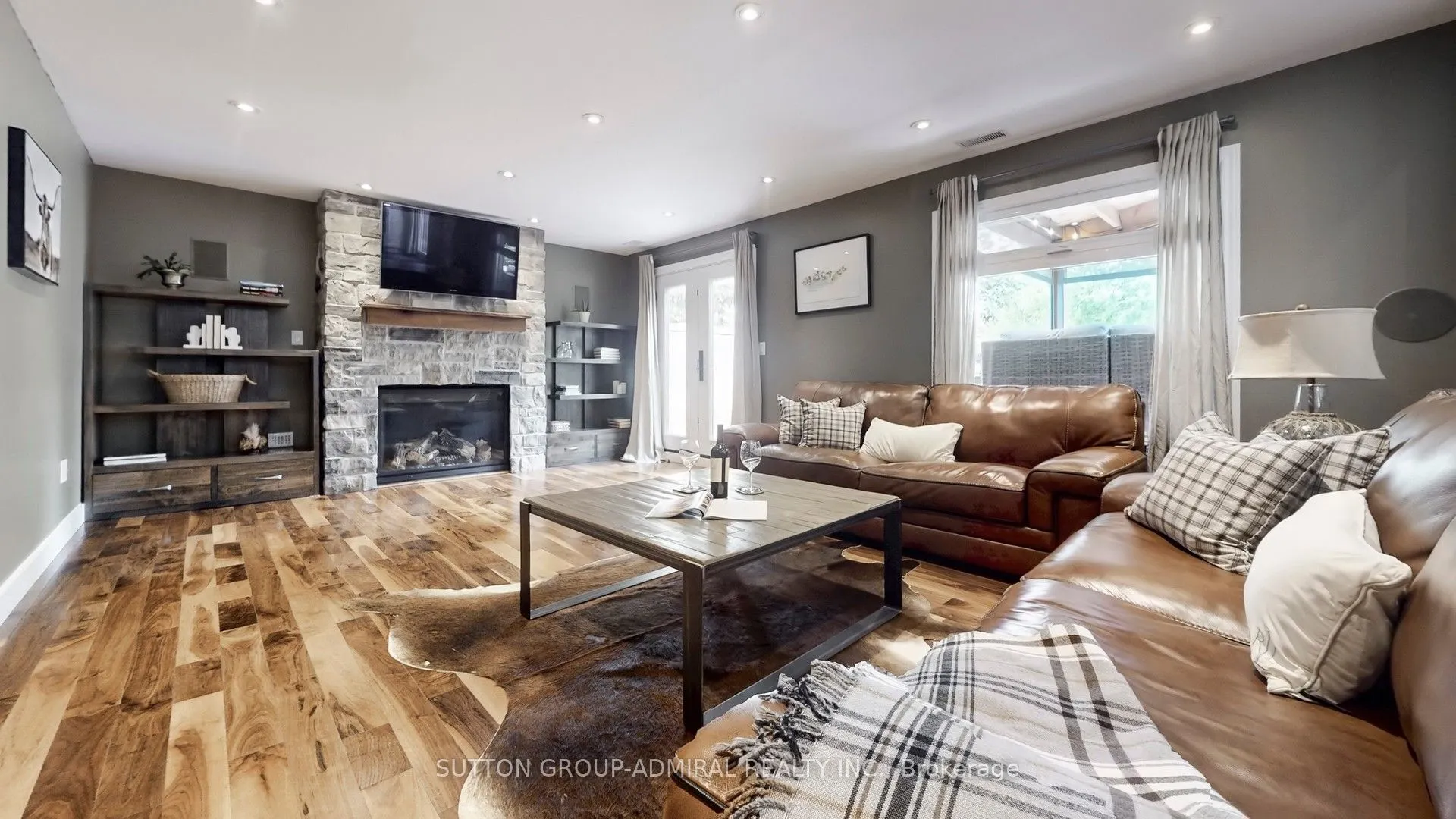 8 Balmoral Heights