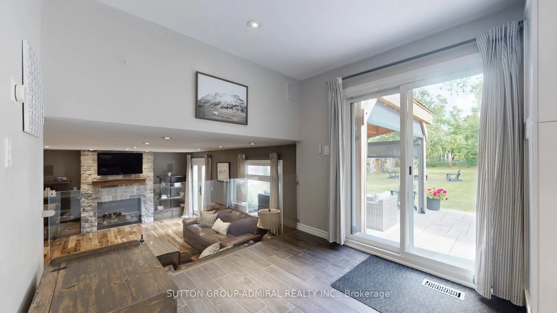 8 Balmoral Heights