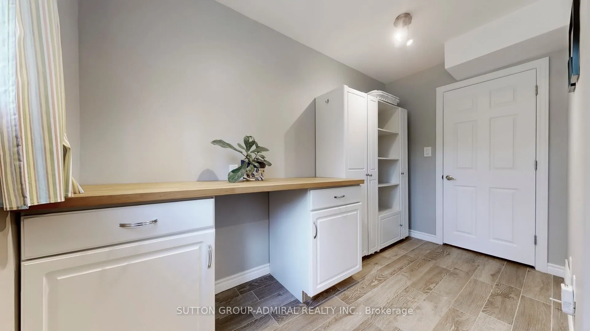 8 Balmoral Heights