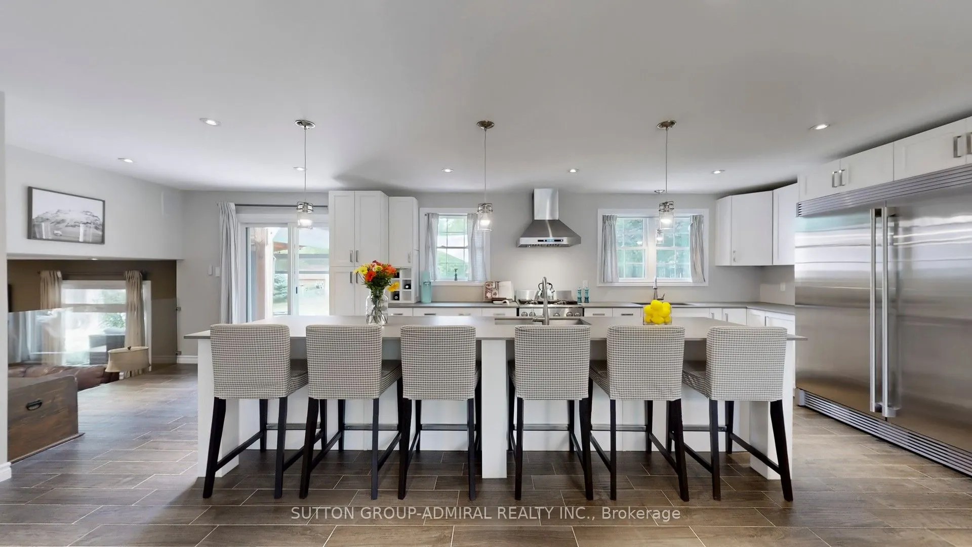 8 Balmoral Heights