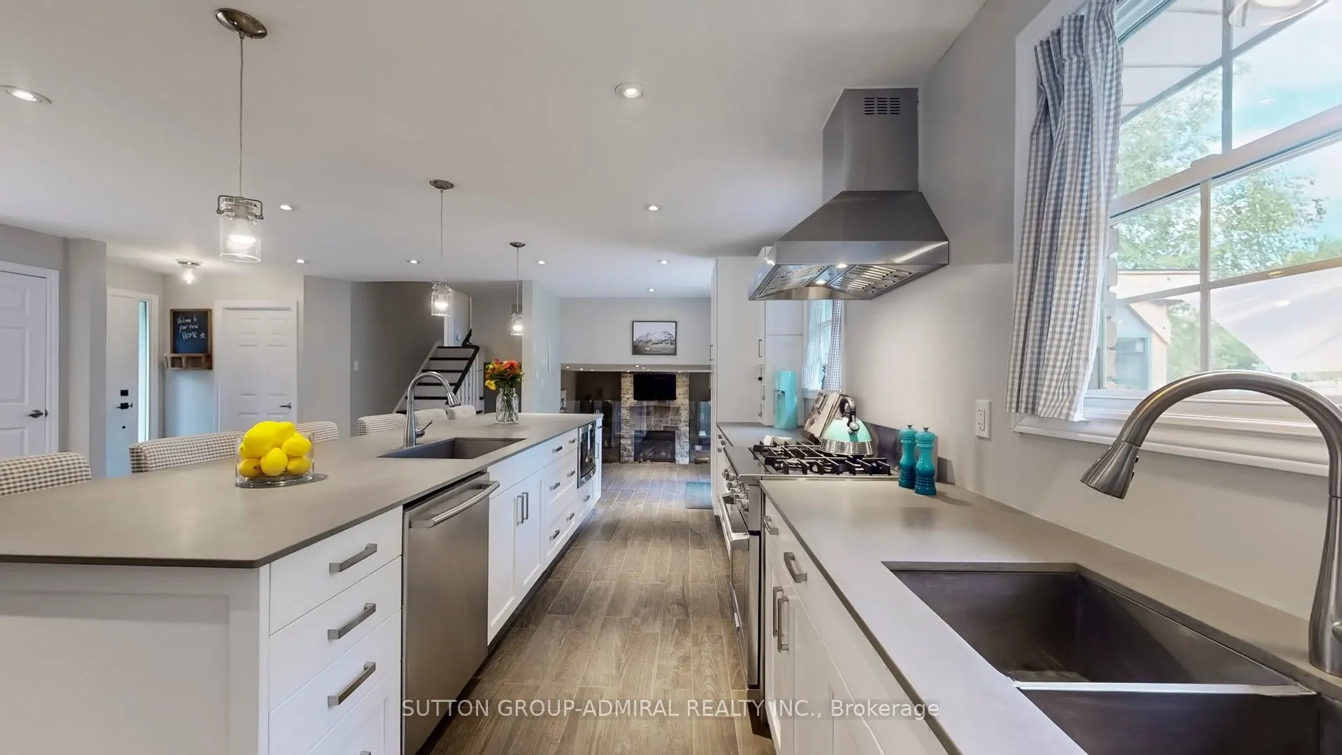 8 Balmoral Heights