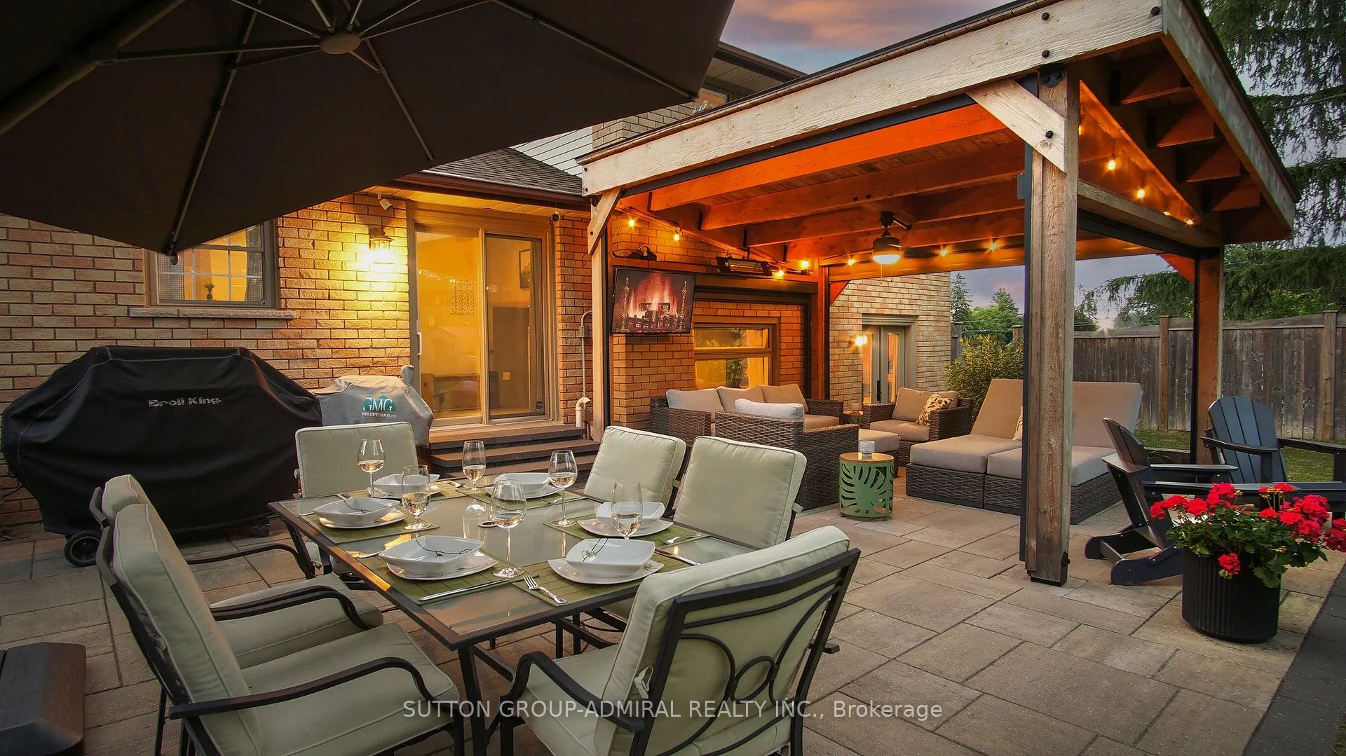 8 Balmoral Heights