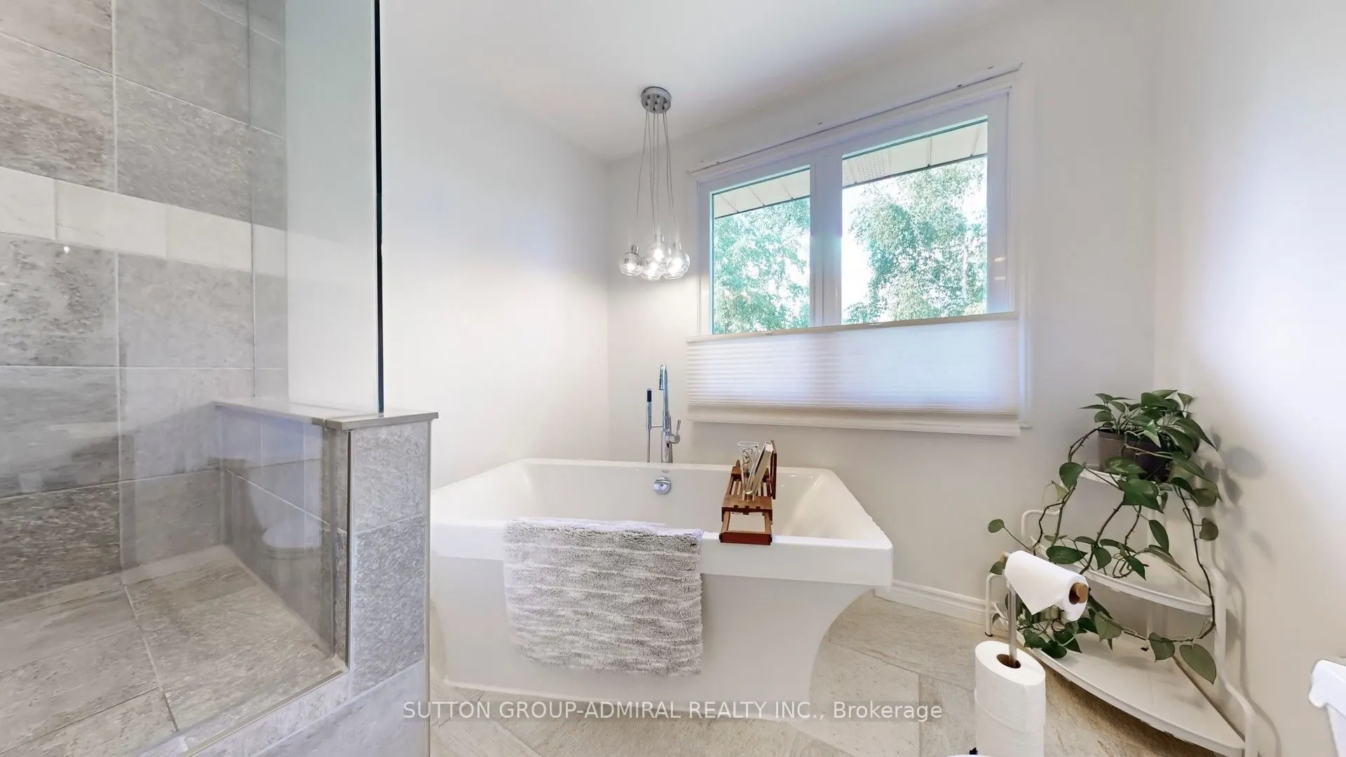 8 Balmoral Heights