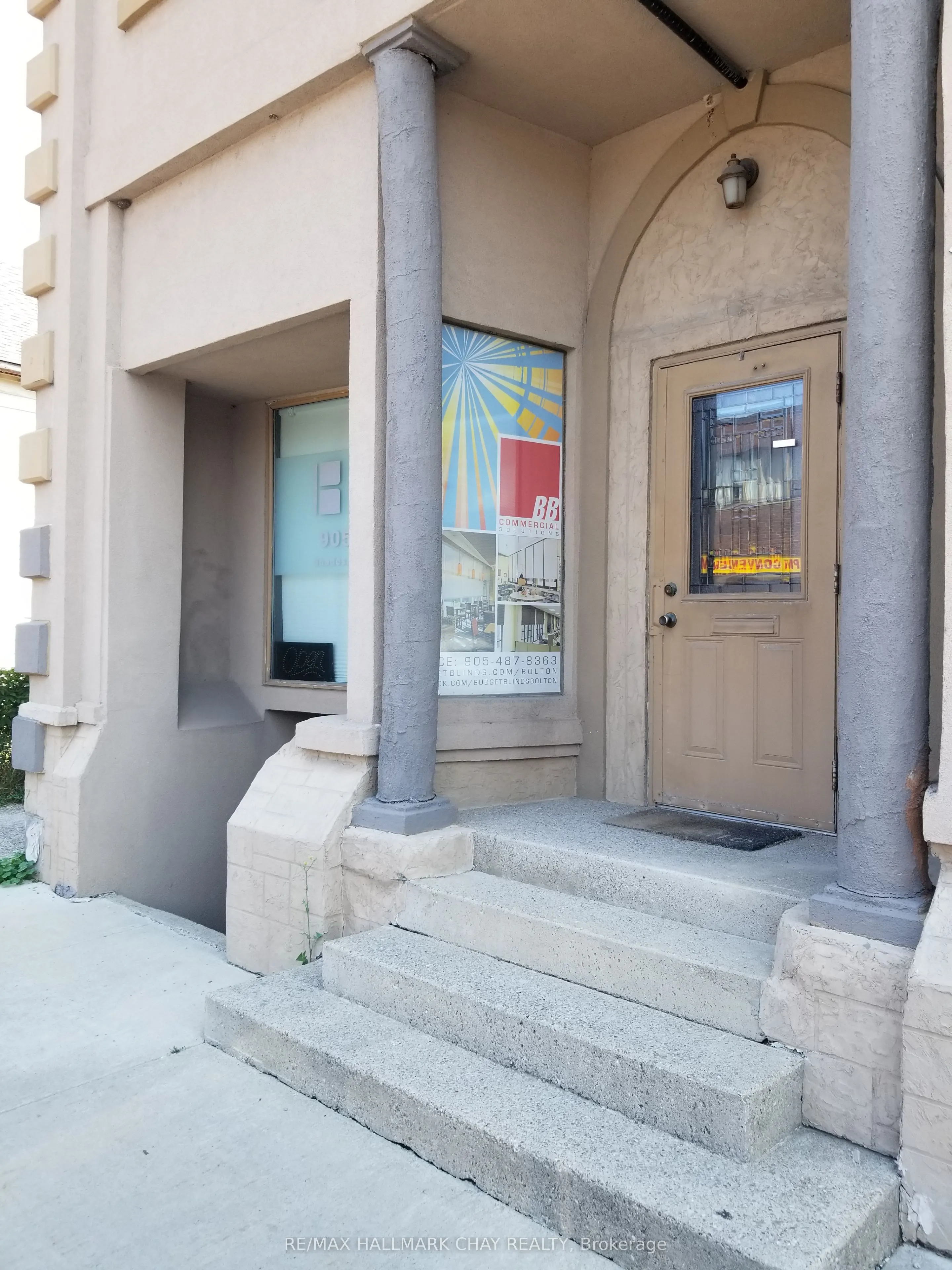 17 Queen Street S, #front ground level unit
