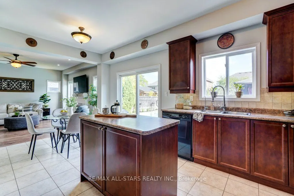 54 Cosmos Avenue