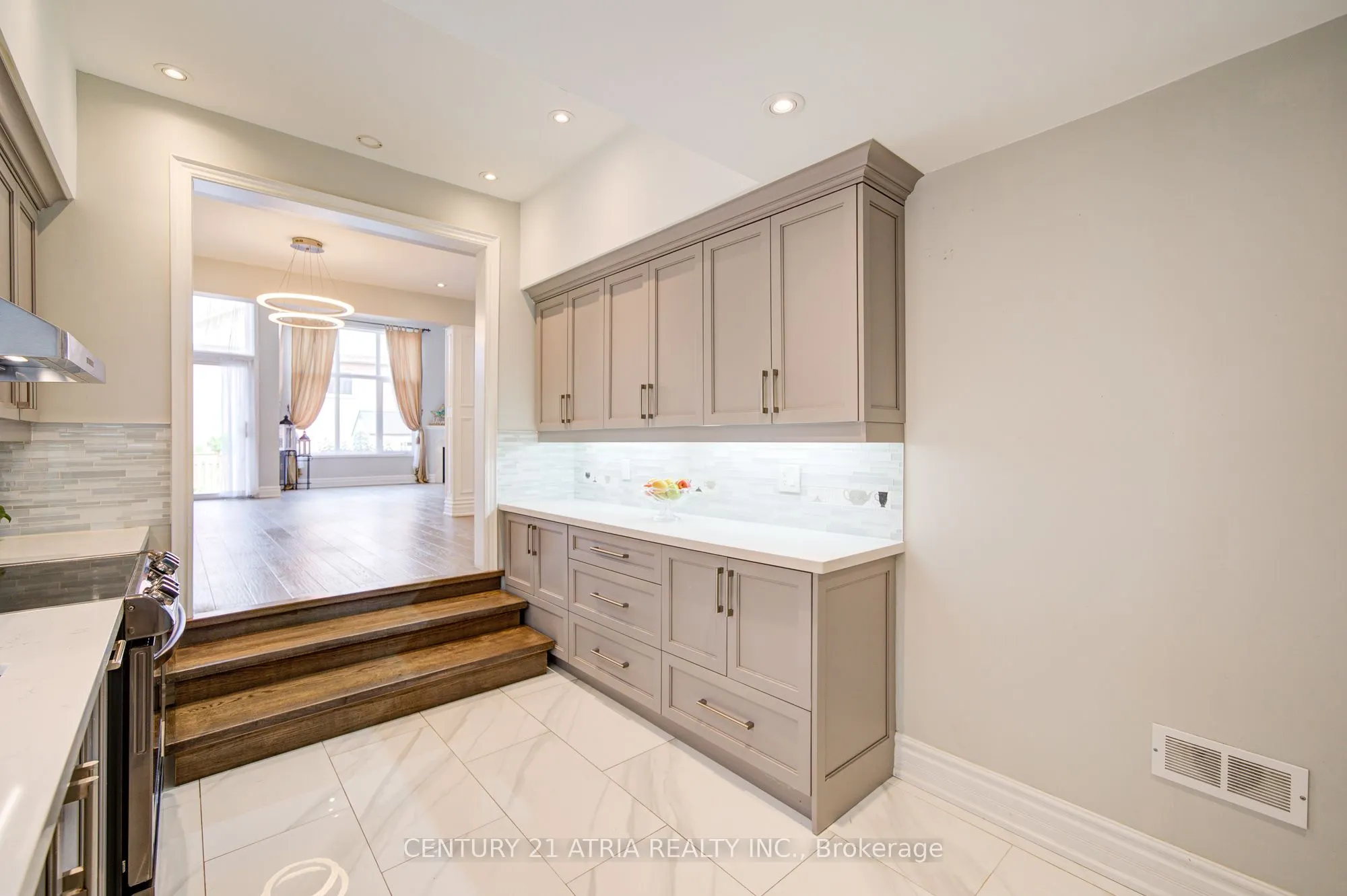 22 Peninsula Crescent