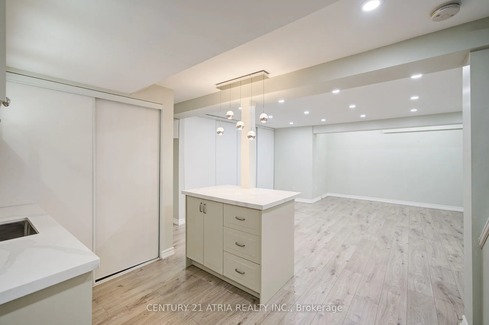 22 Peninsula Crescent