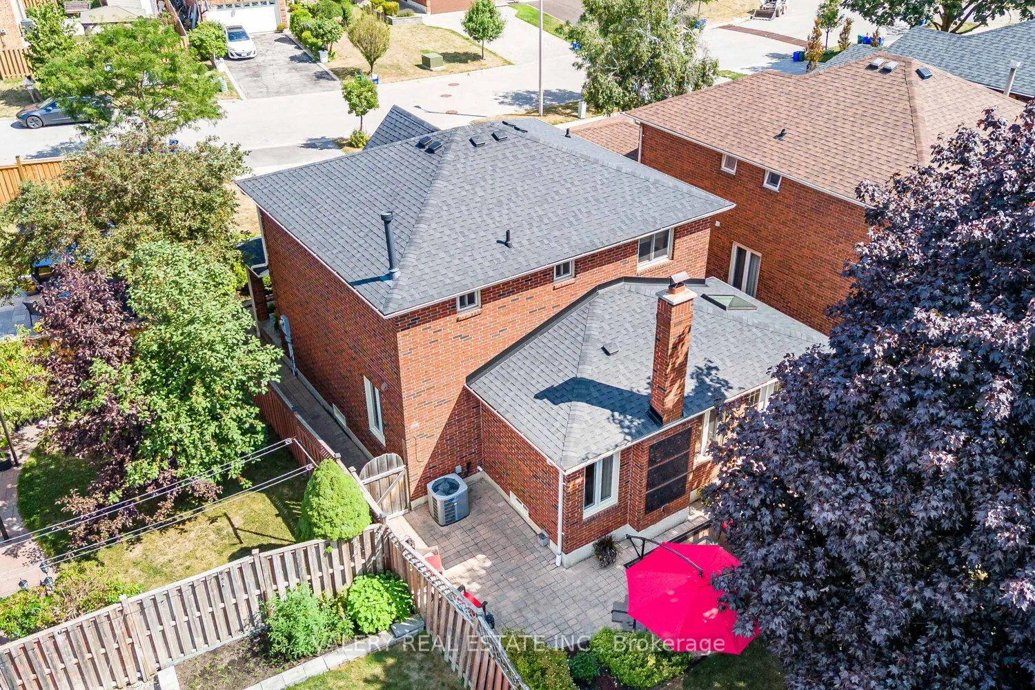 11 Belmont Crescent