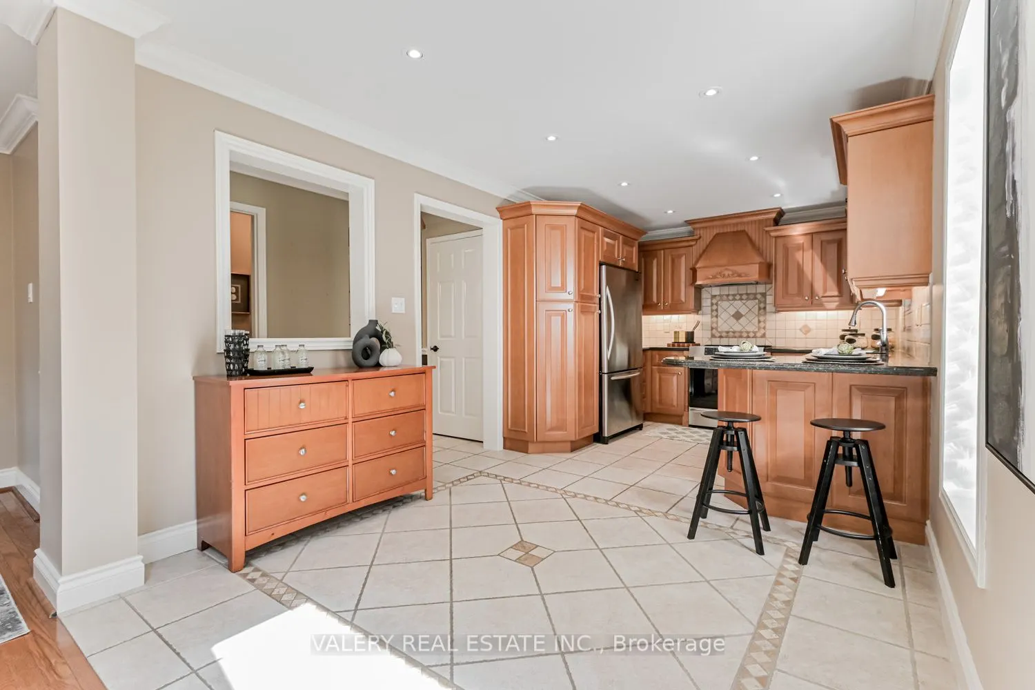 11 Belmont Crescent