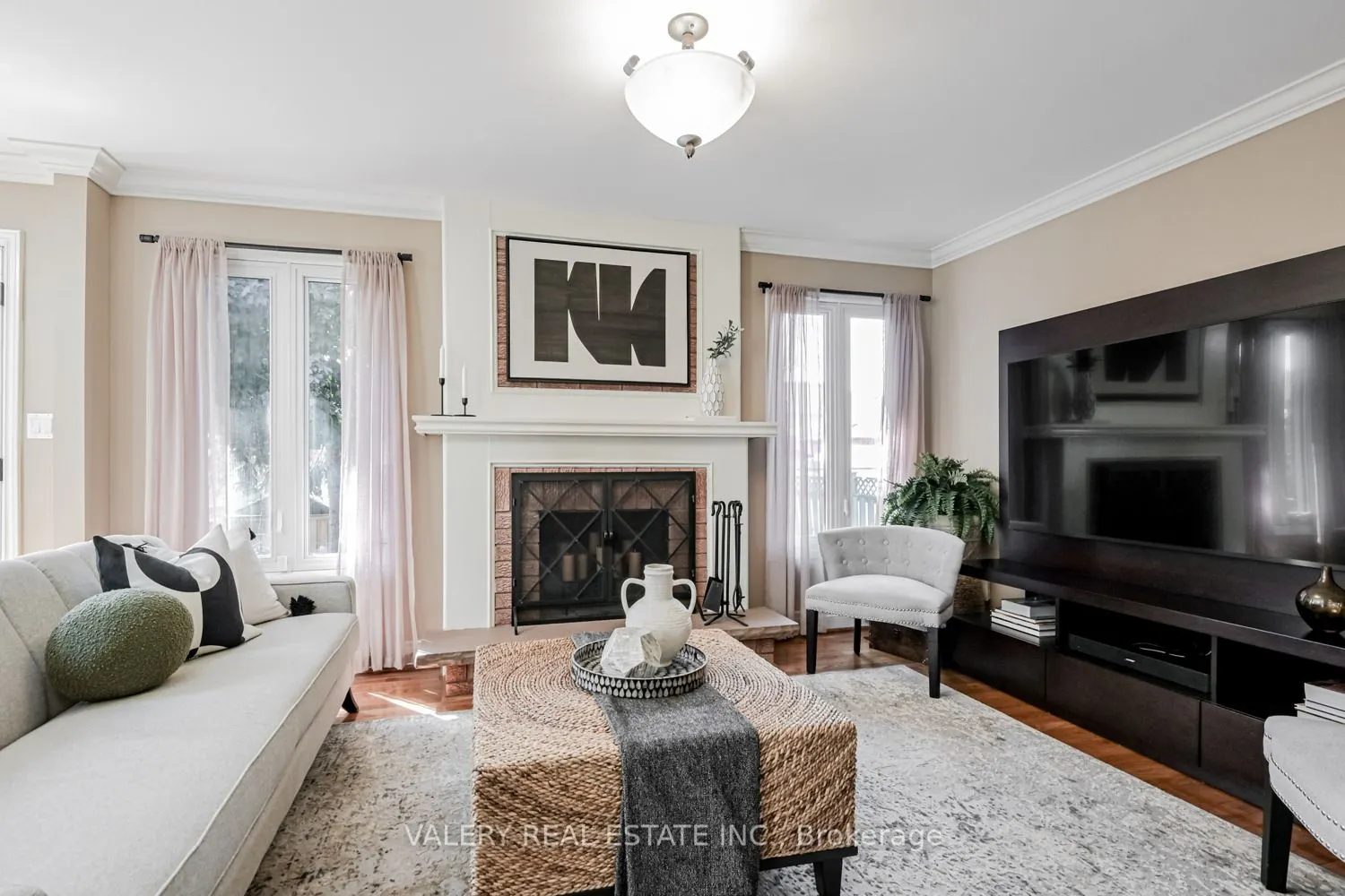 11 Belmont Crescent