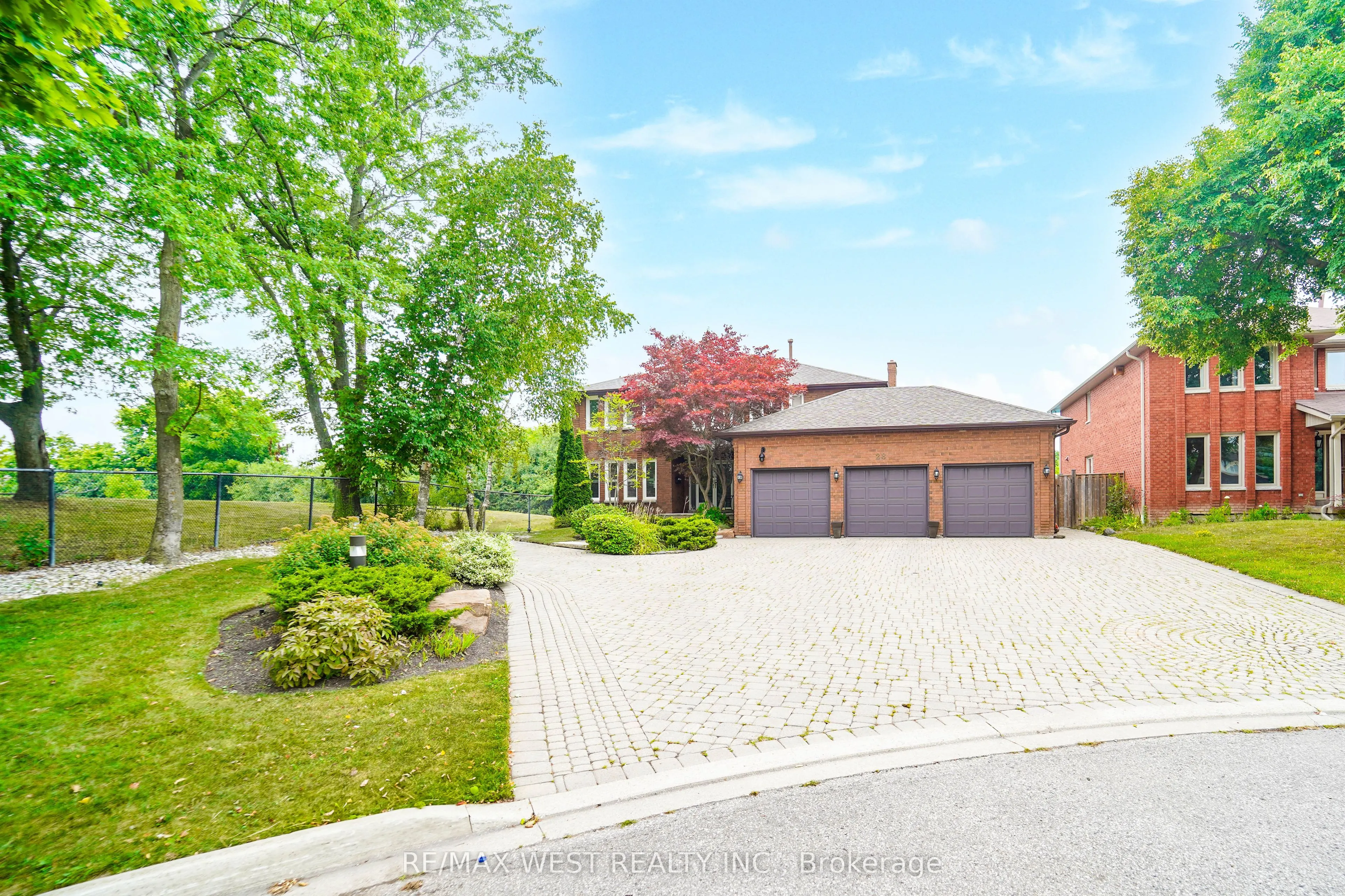 28 Bridgend Court S