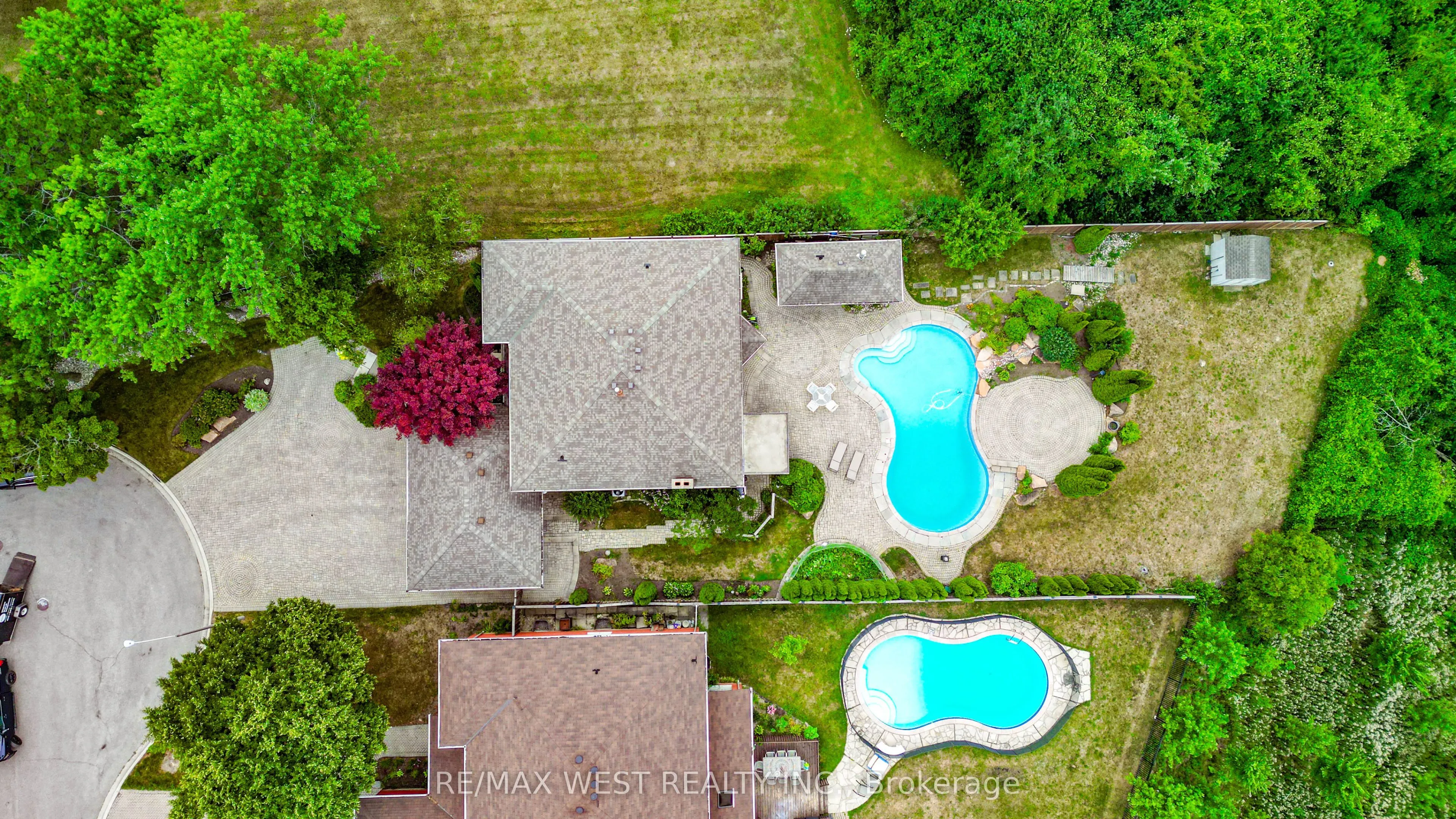28 Bridgend Court S