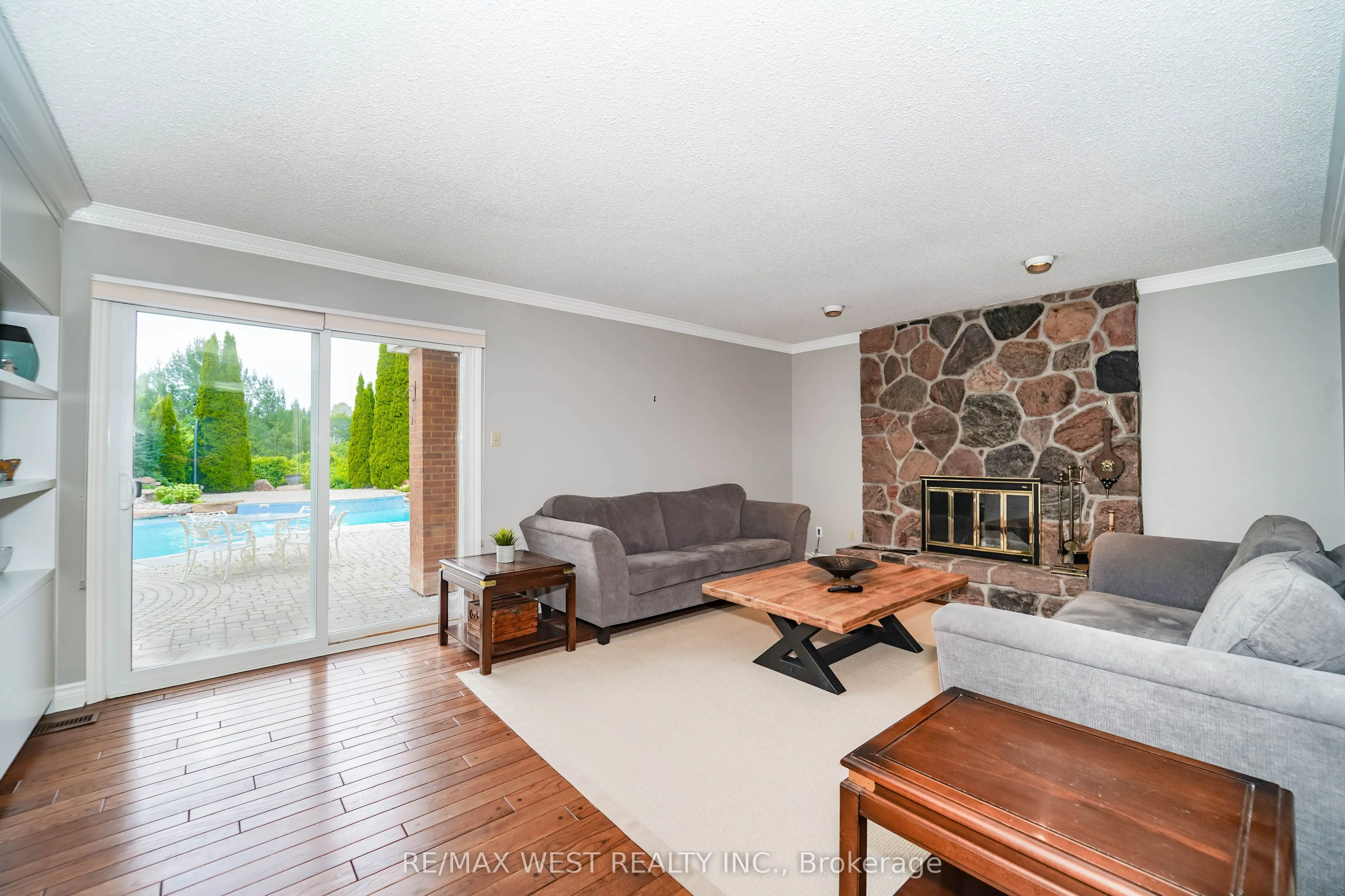 28 Bridgend Court S