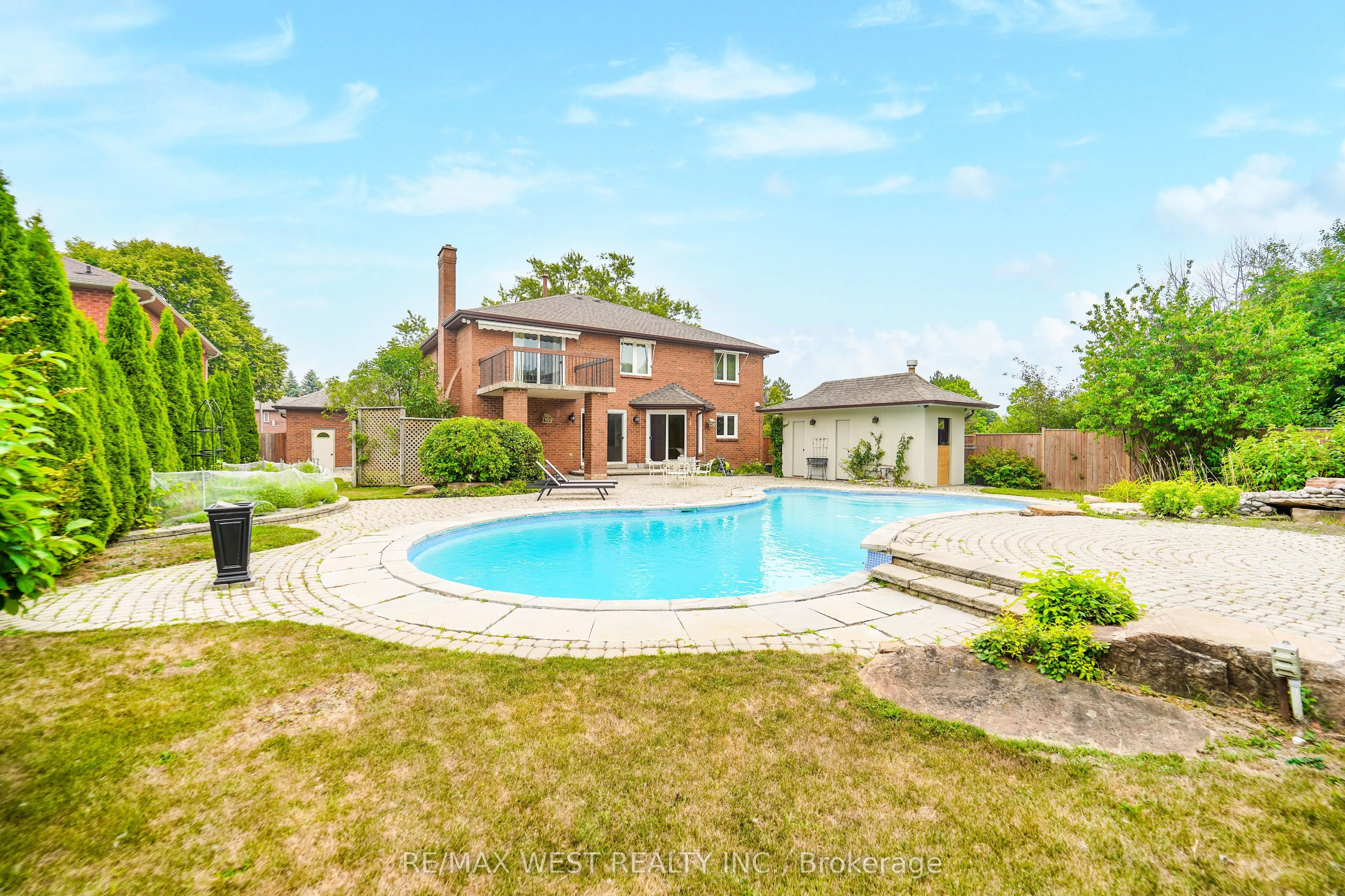 28 Bridgend Court S