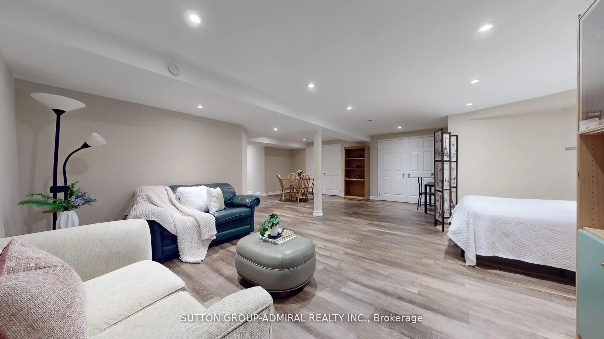 186 WESTHAMPTON Drive