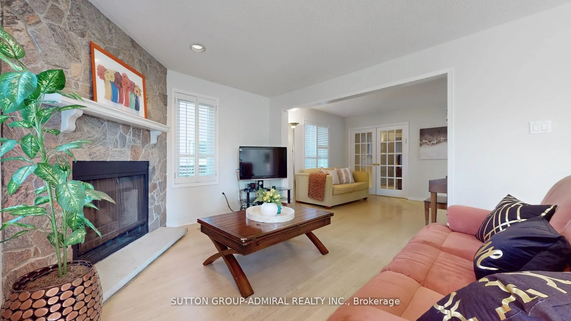 186 WESTHAMPTON Drive