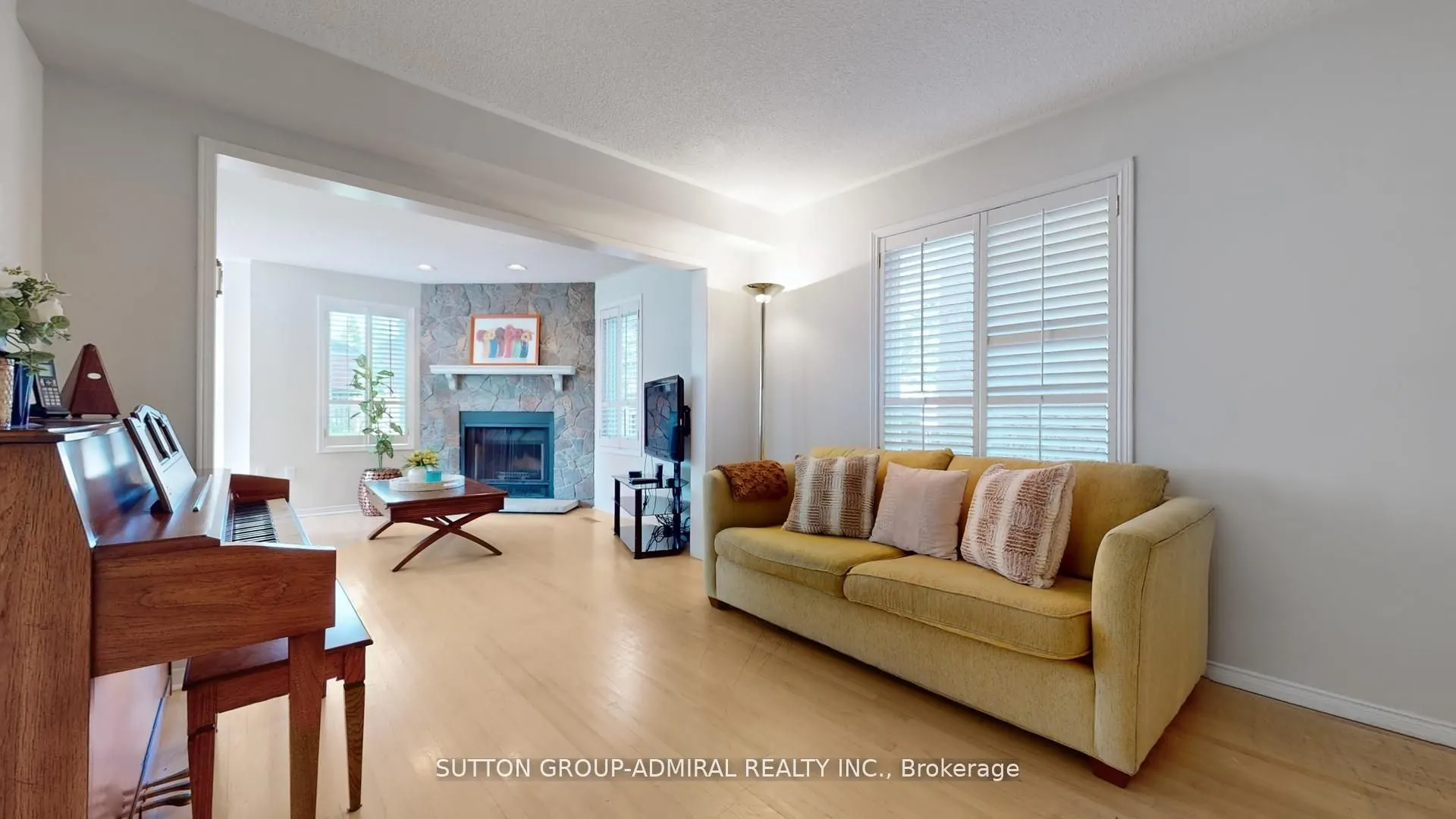 186 WESTHAMPTON Drive
