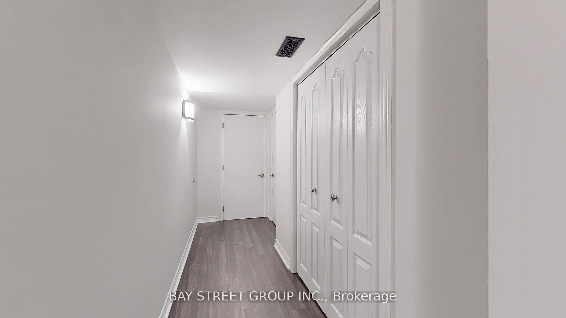 21 Robert Green Crescent