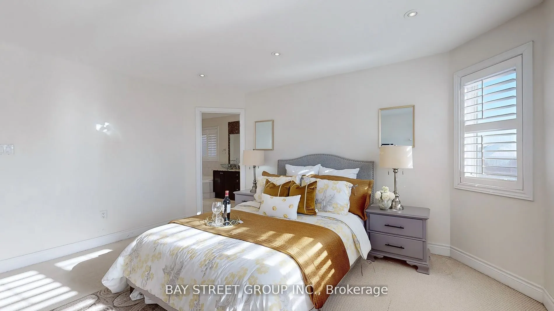 21 Robert Green Crescent
