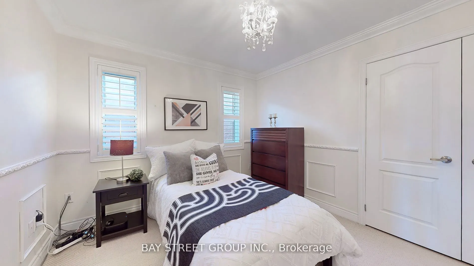 21 Robert Green Crescent
