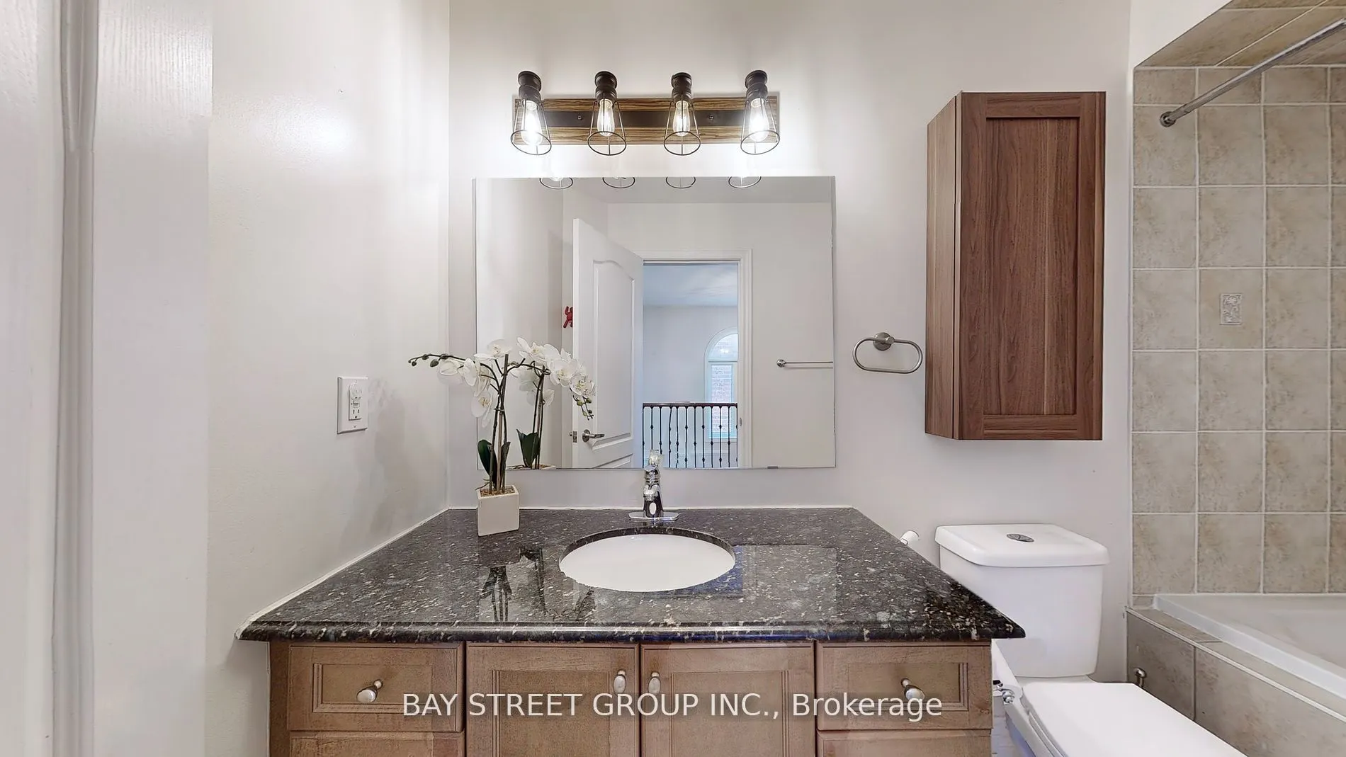 21 Robert Green Crescent