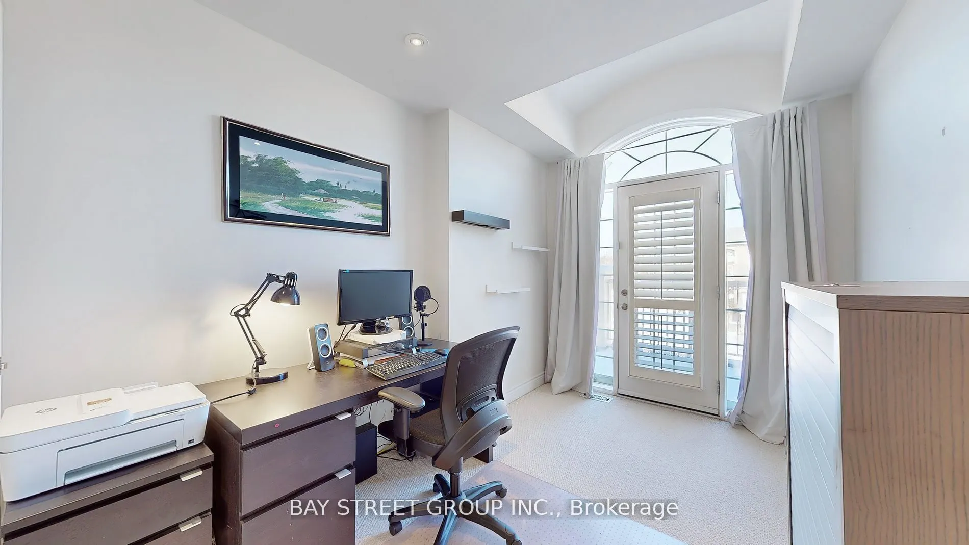 21 Robert Green Crescent