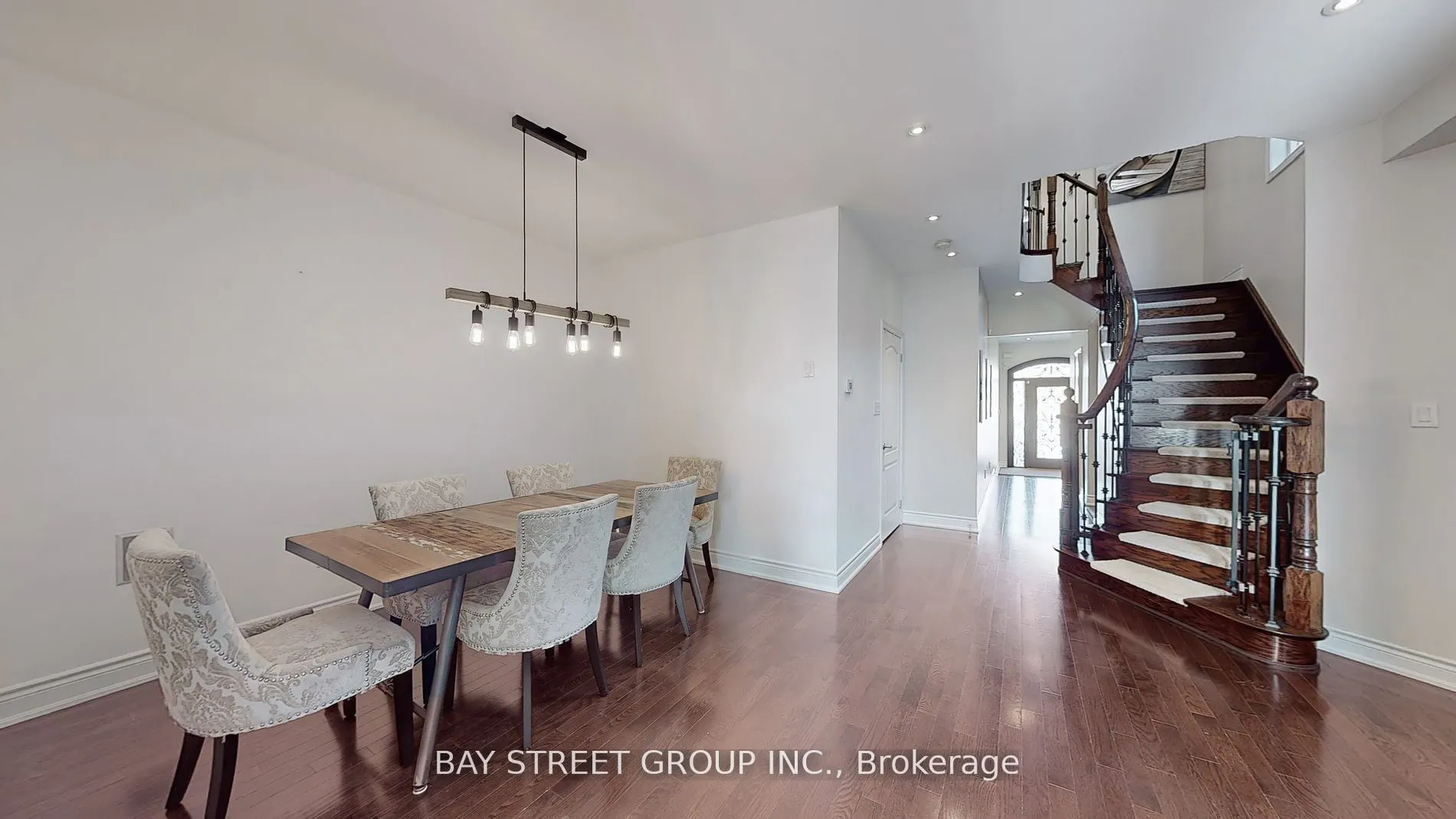 21 Robert Green Crescent