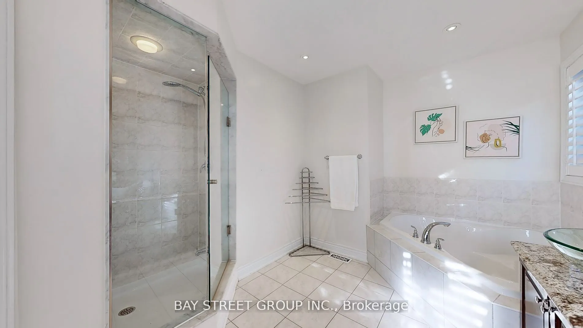 21 Robert Green Crescent
