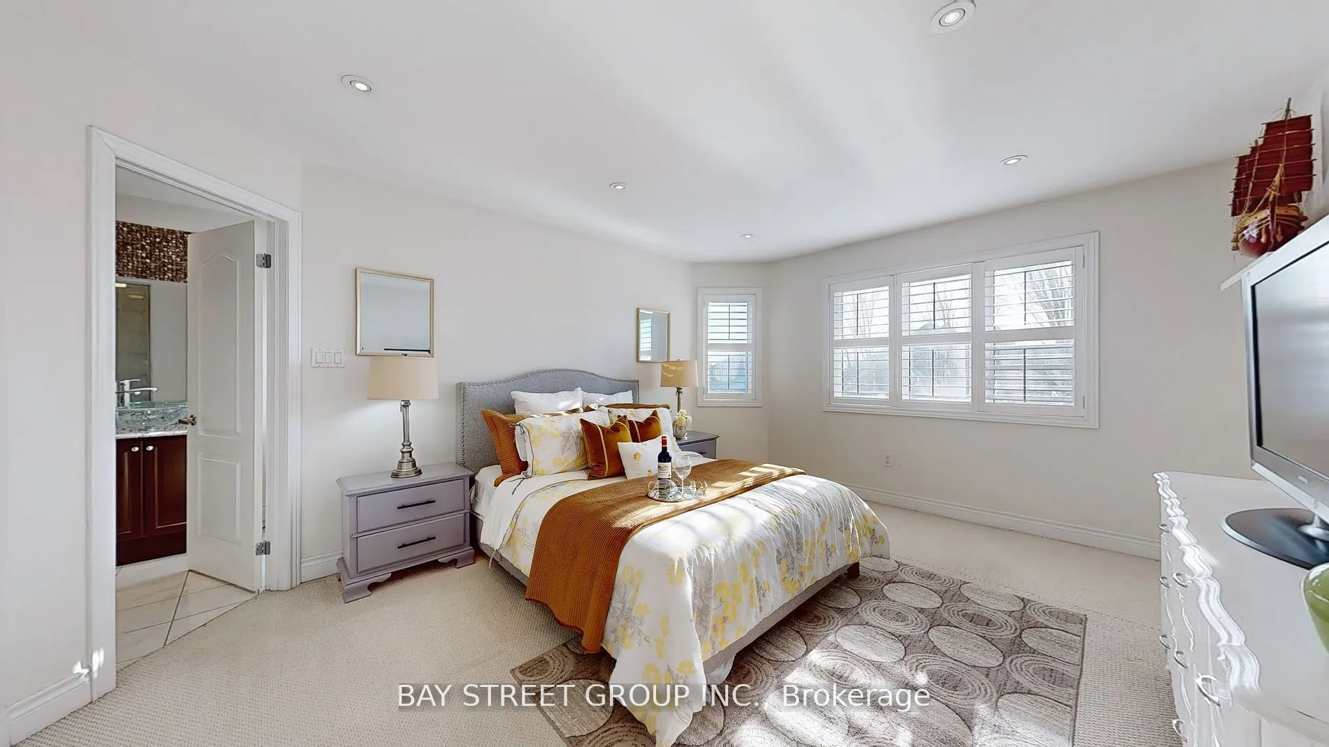 21 Robert Green Crescent