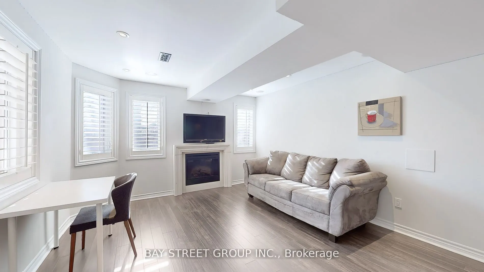 21 Robert Green Crescent