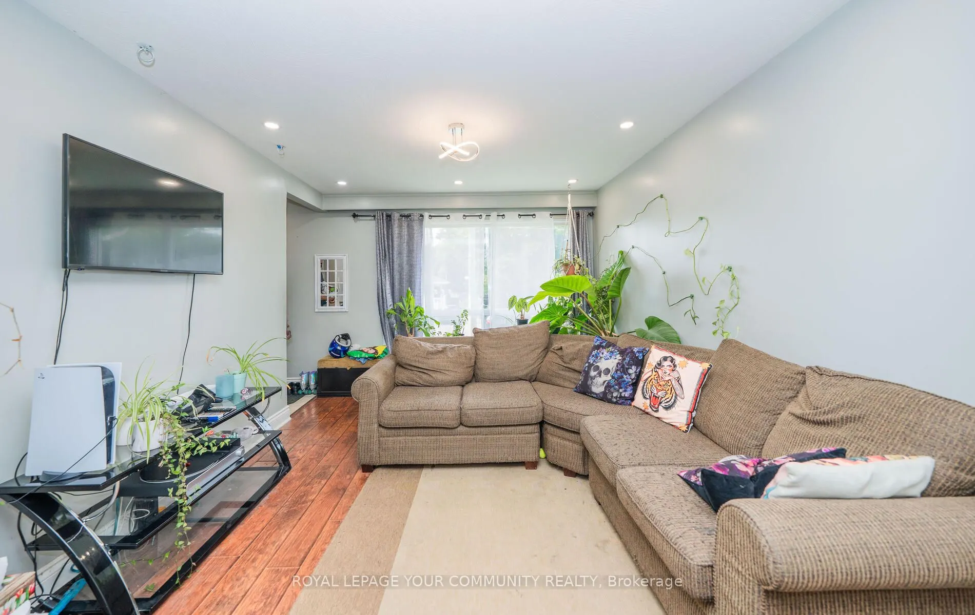 53 Newbury Drive