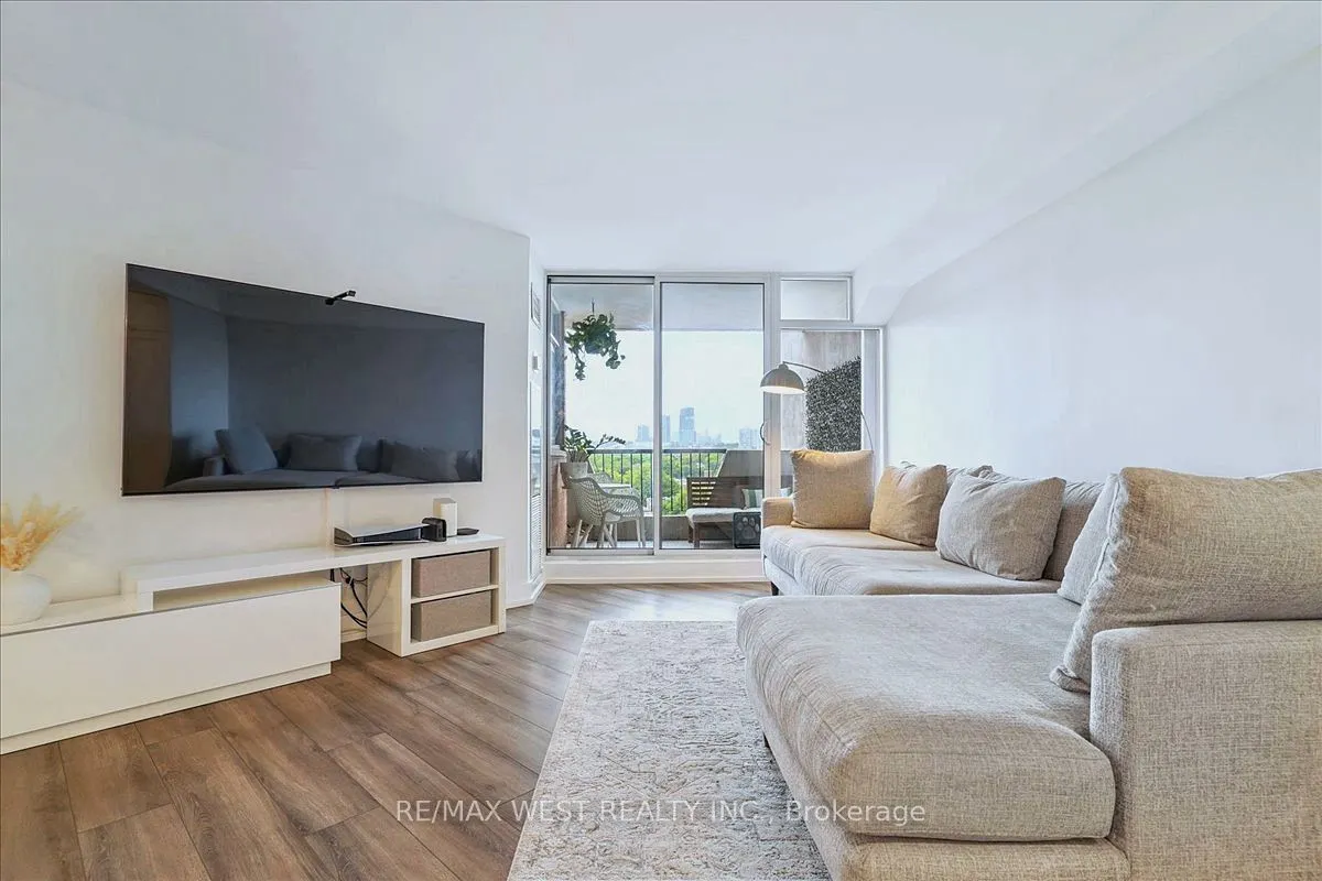 7811 Yonge Street, #1008