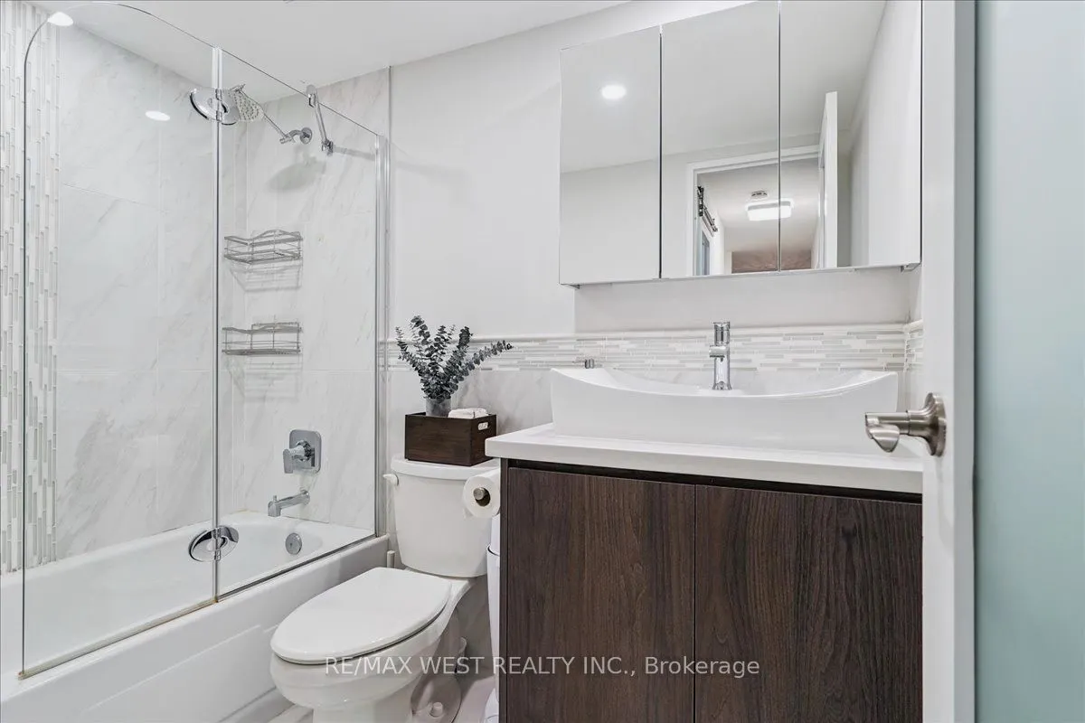 7811 Yonge Street, #1008