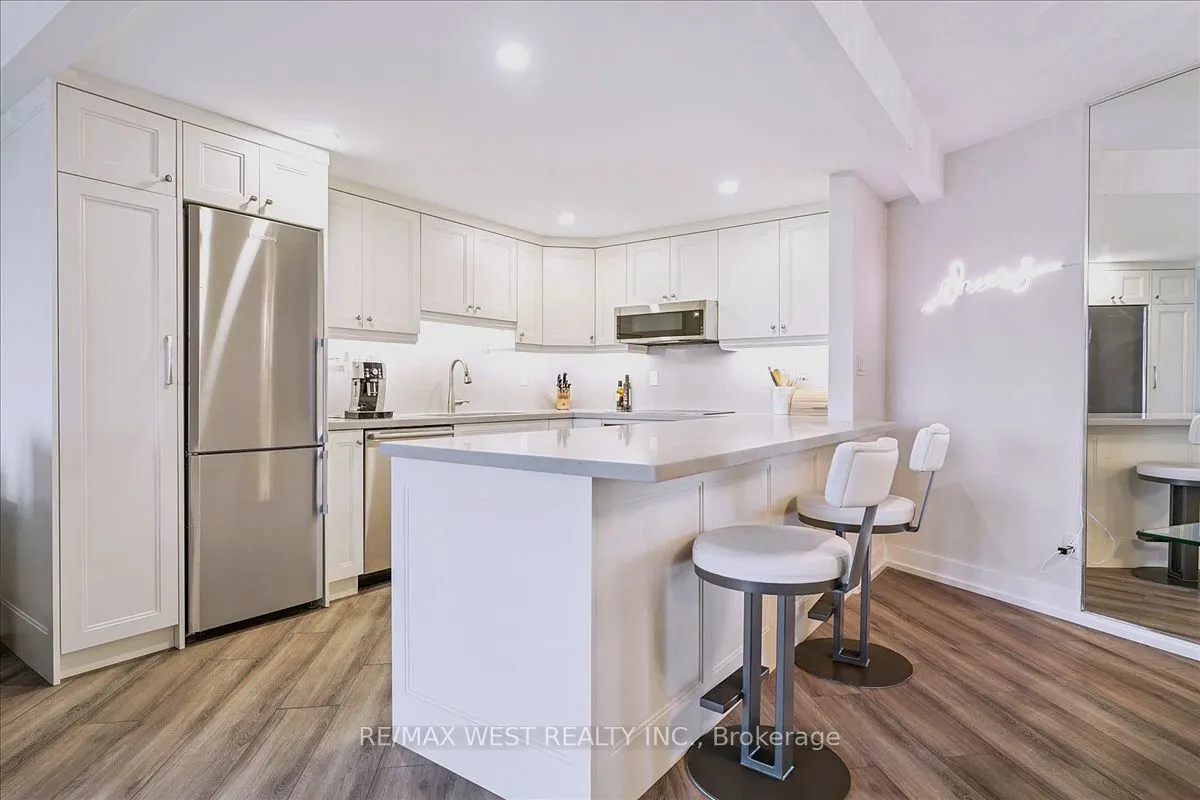 7811 Yonge Street, #1008