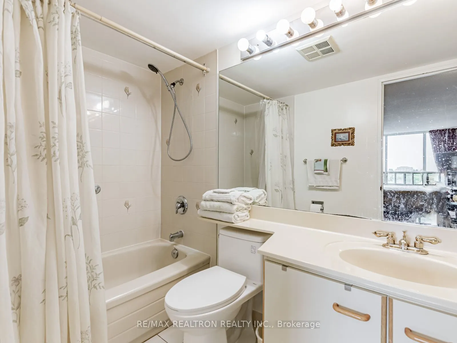 32 Clarissa Drive, #619