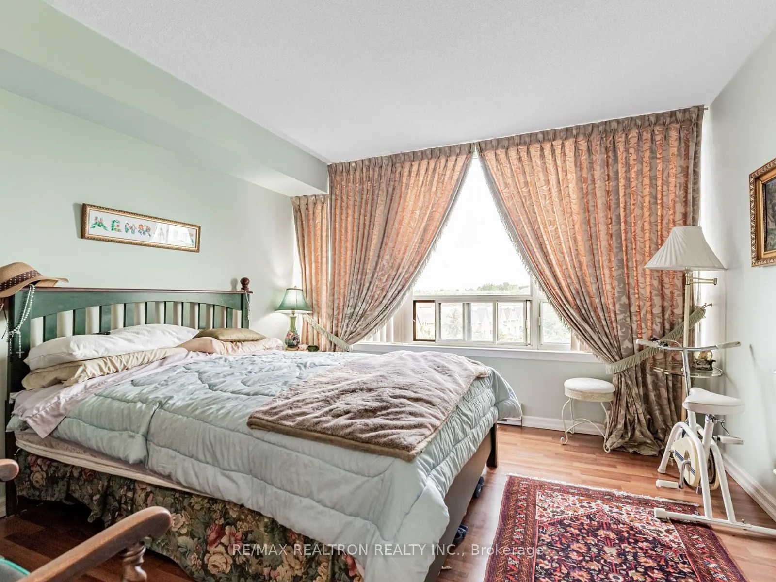32 Clarissa Drive, #619