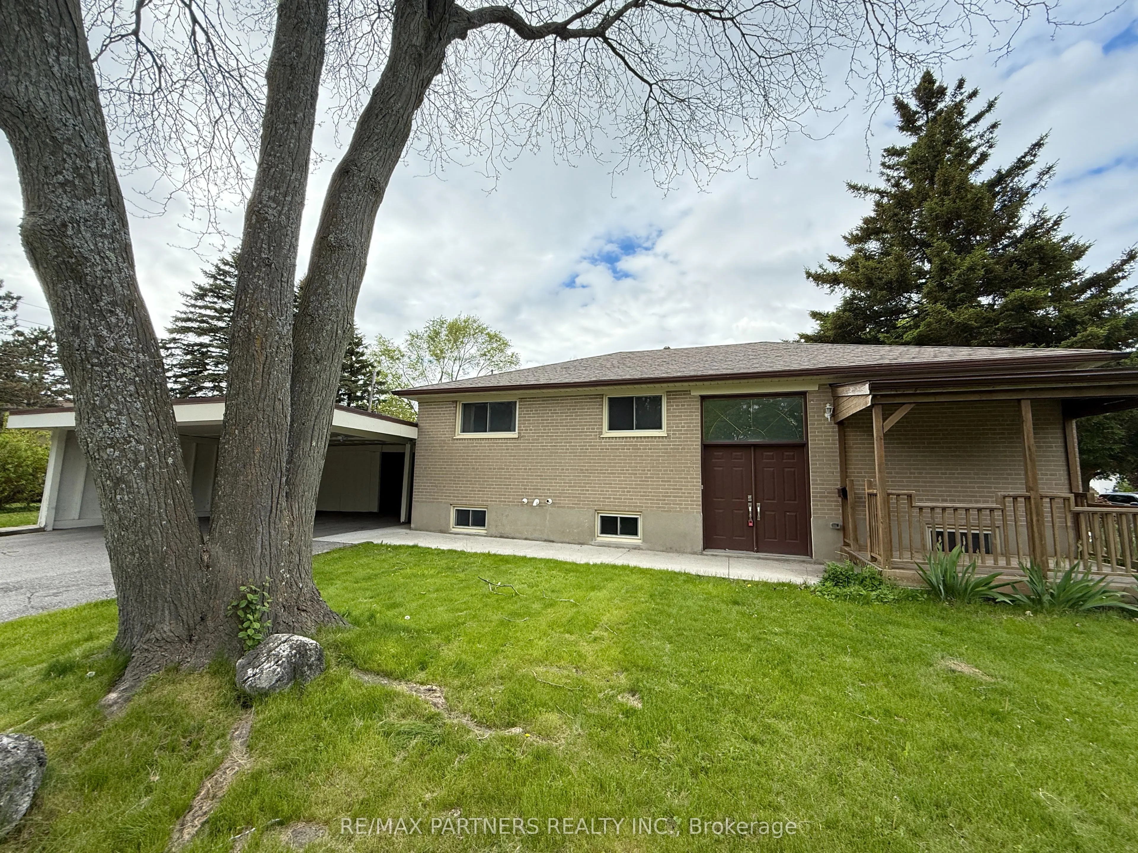 77 Foreht Crescent