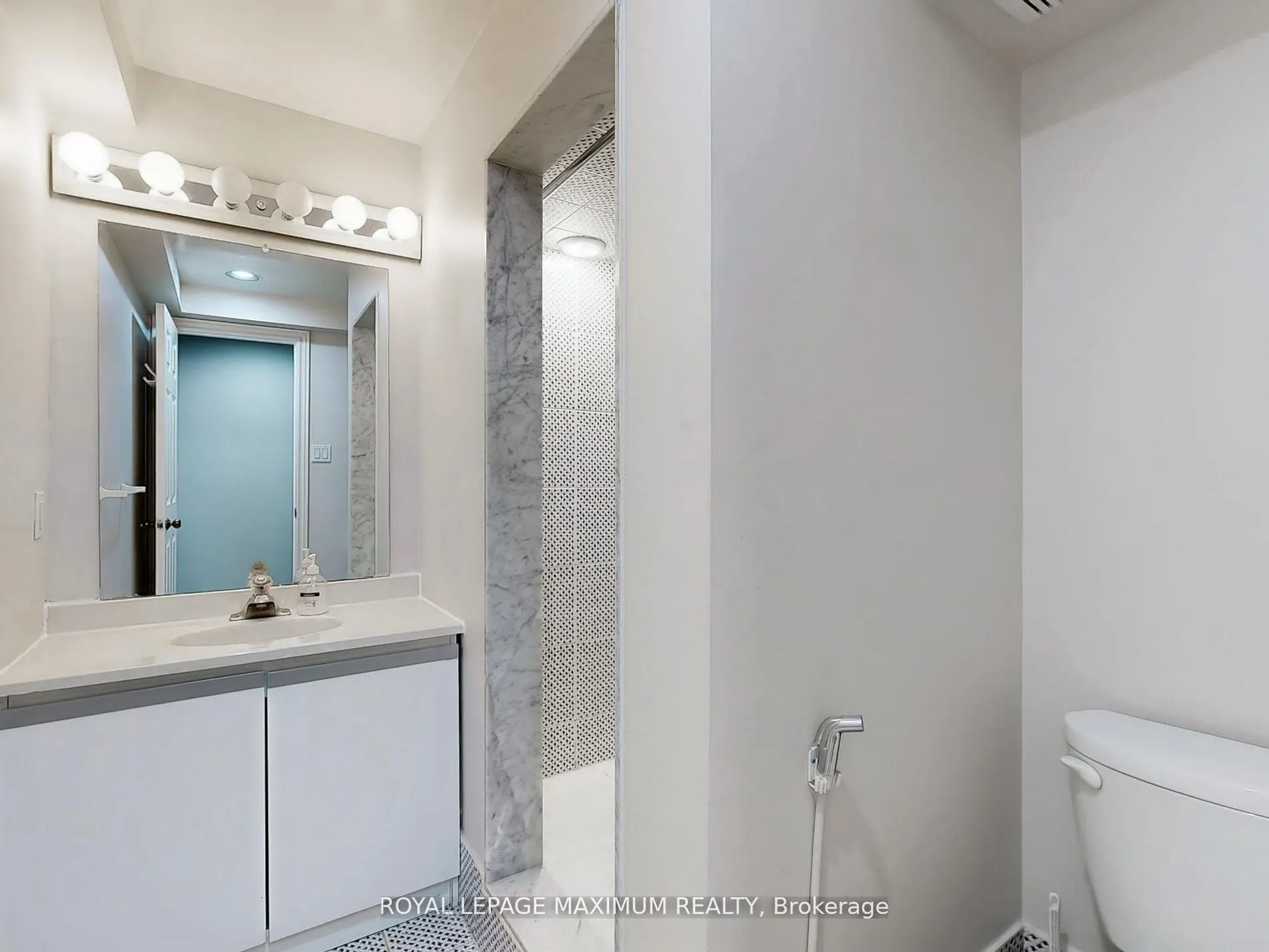 22 A Waltham Crescent
