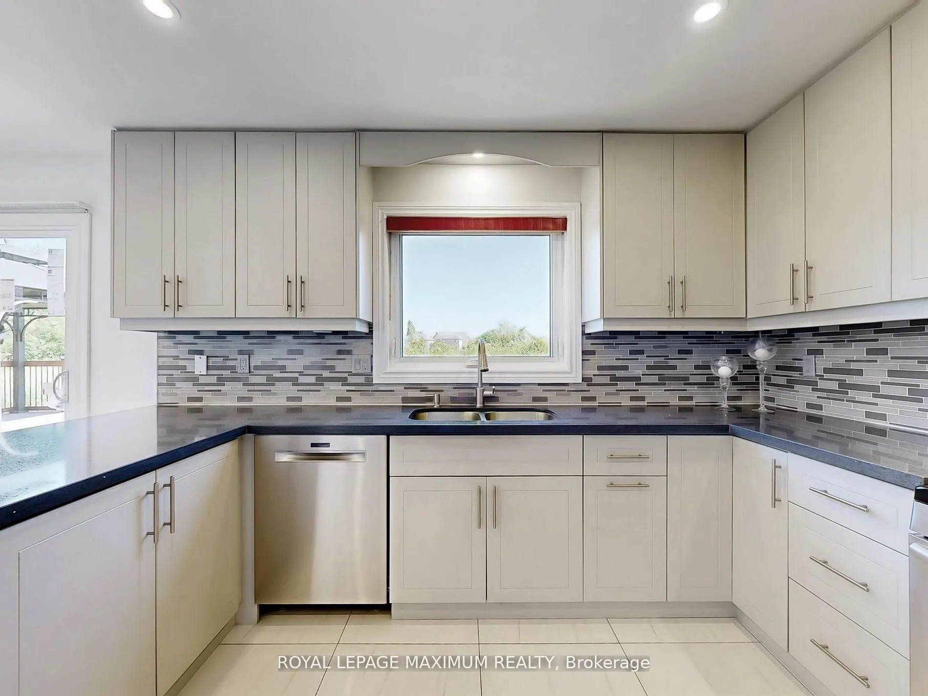 22 A Waltham Crescent