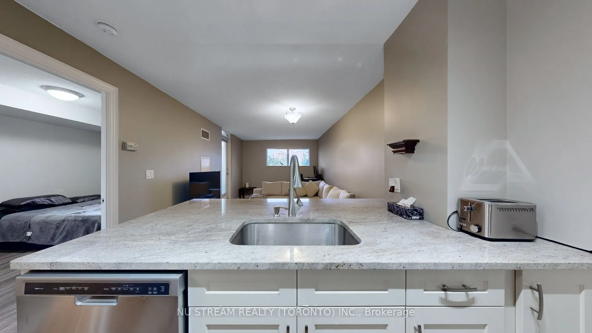 51 Saddlecreek Drive, #215
