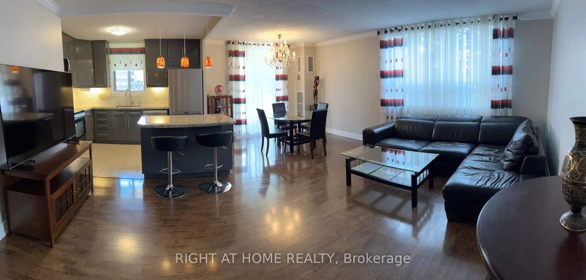 7451 YONGE Street E, #401
