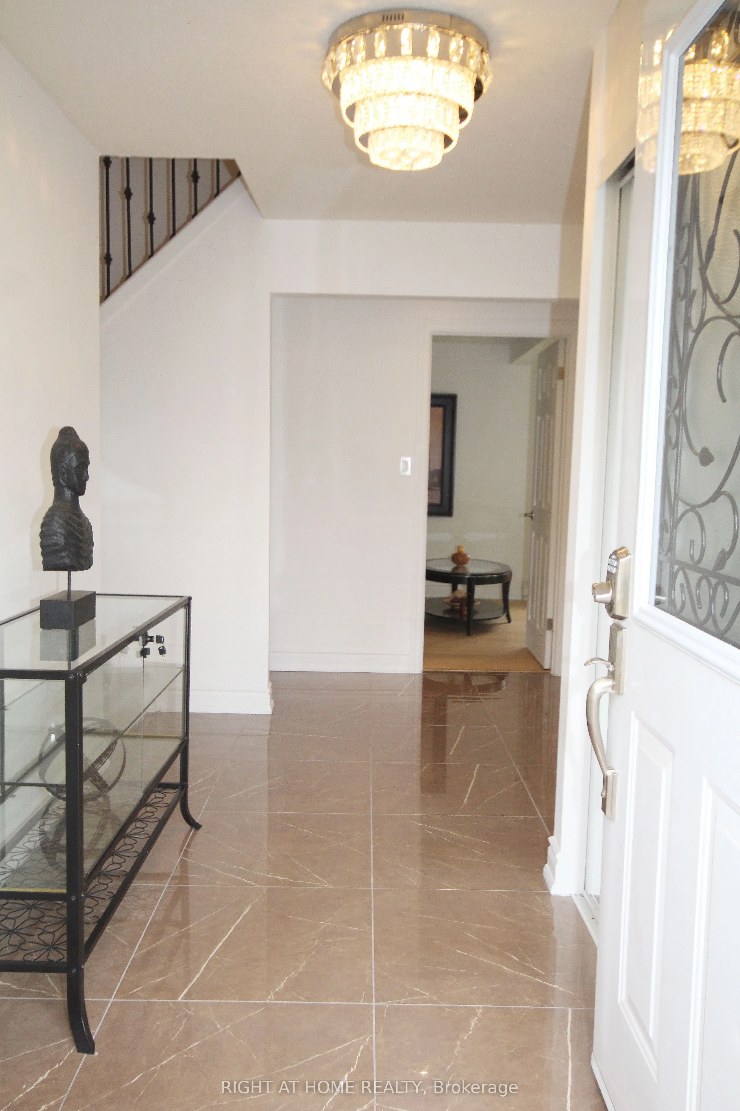 832 Boronia Crescent