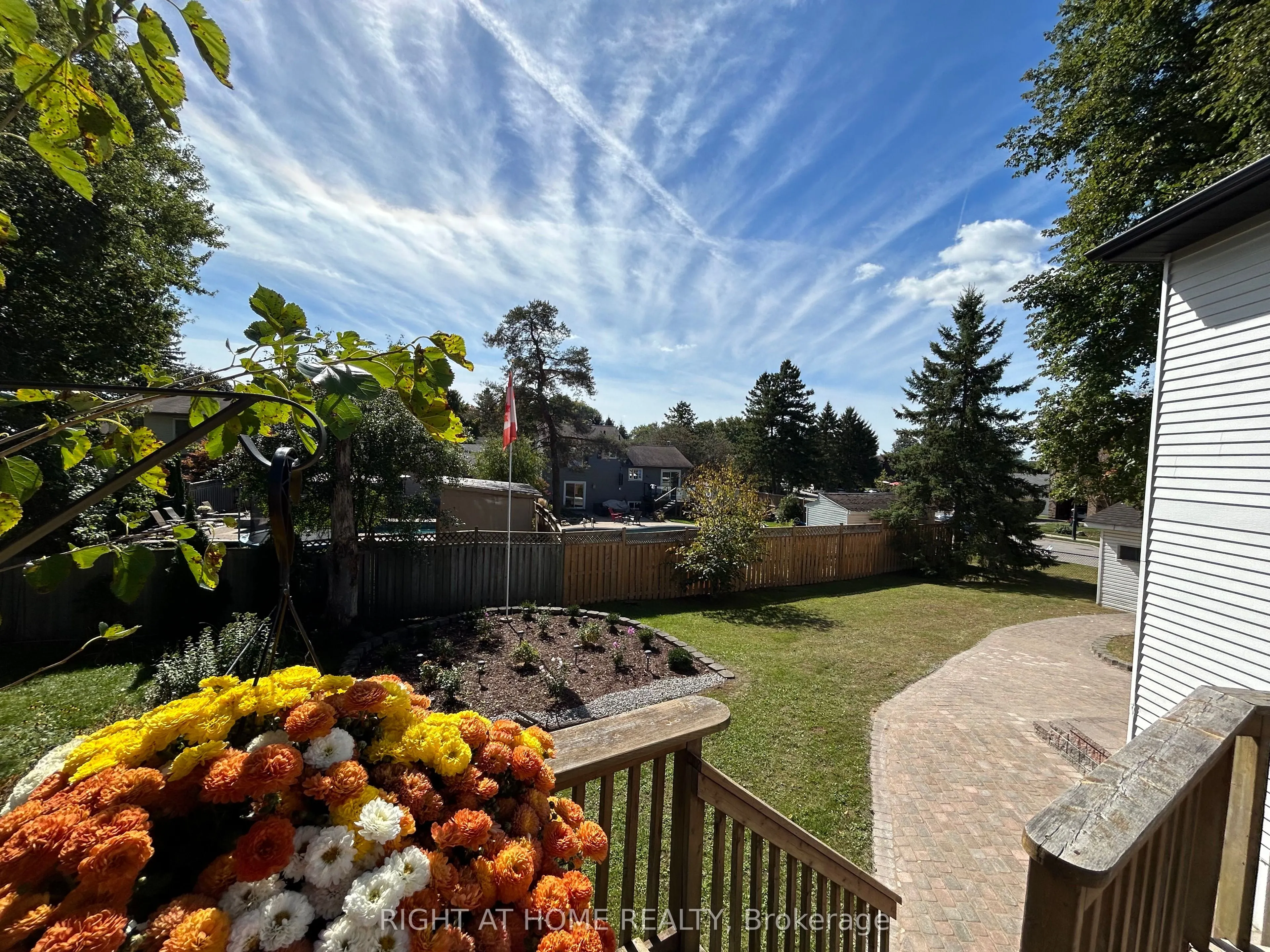 832 Boronia Crescent