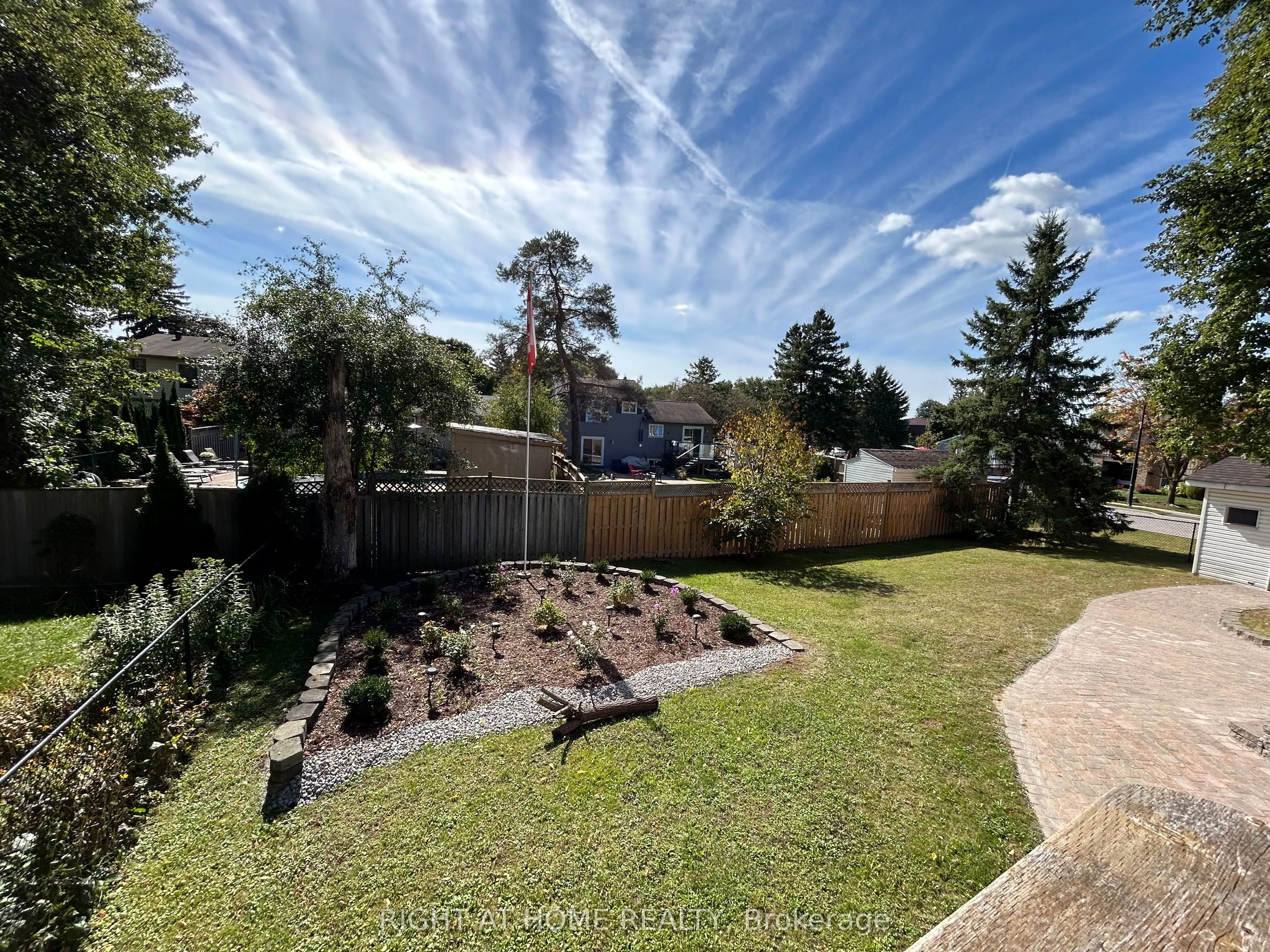 832 Boronia Crescent