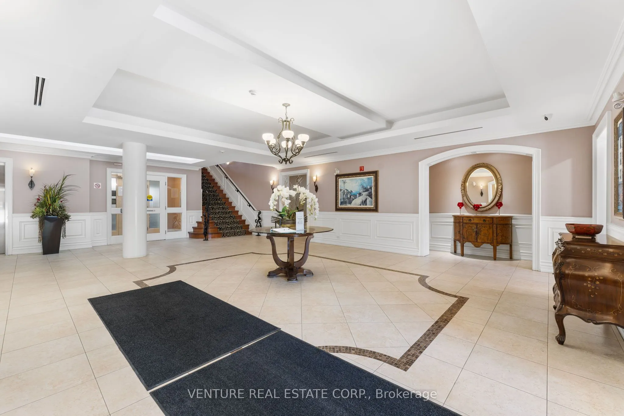 9519 Keele Street, #302