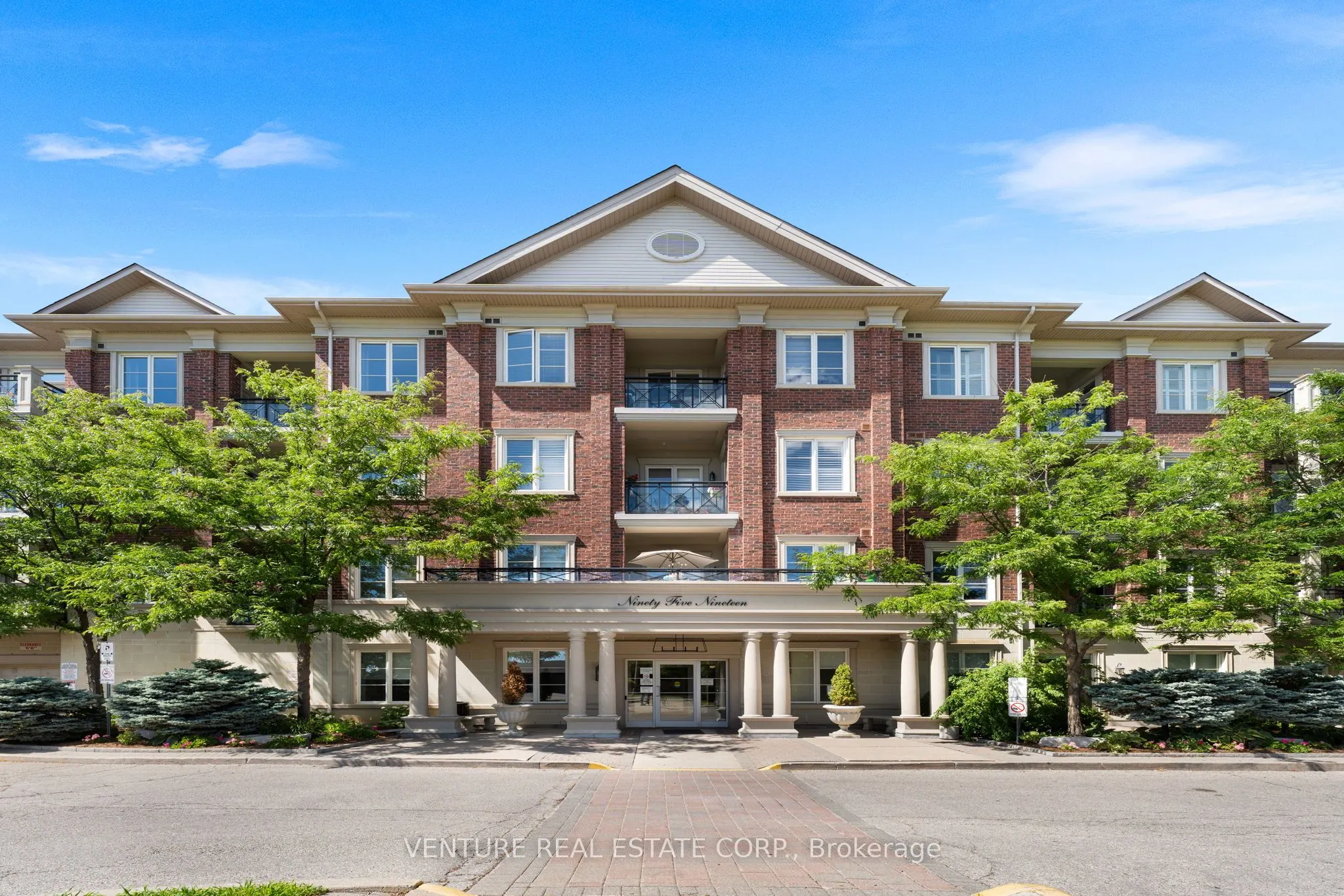 9519 Keele Street, #302