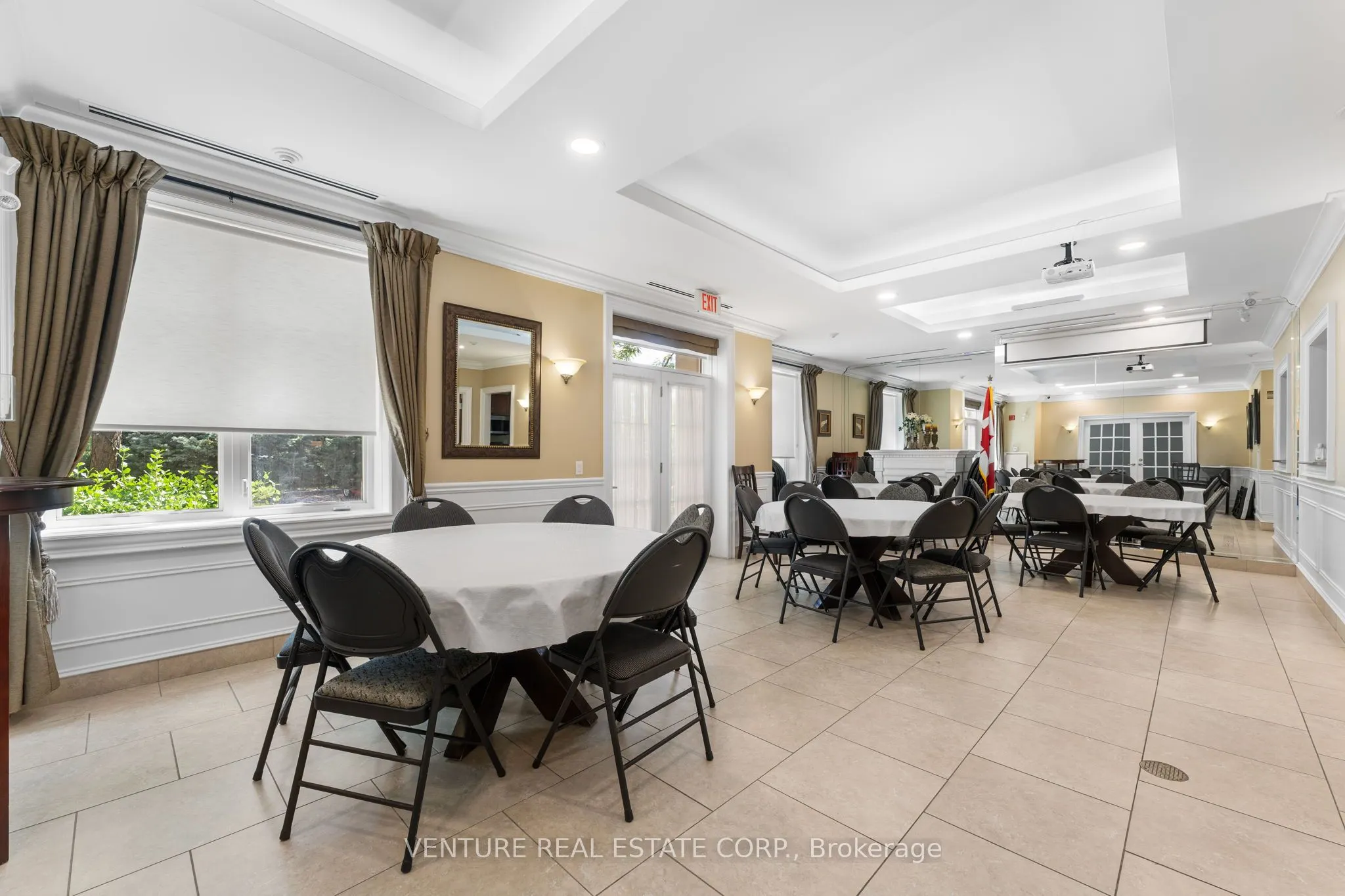 9519 Keele Street, #302