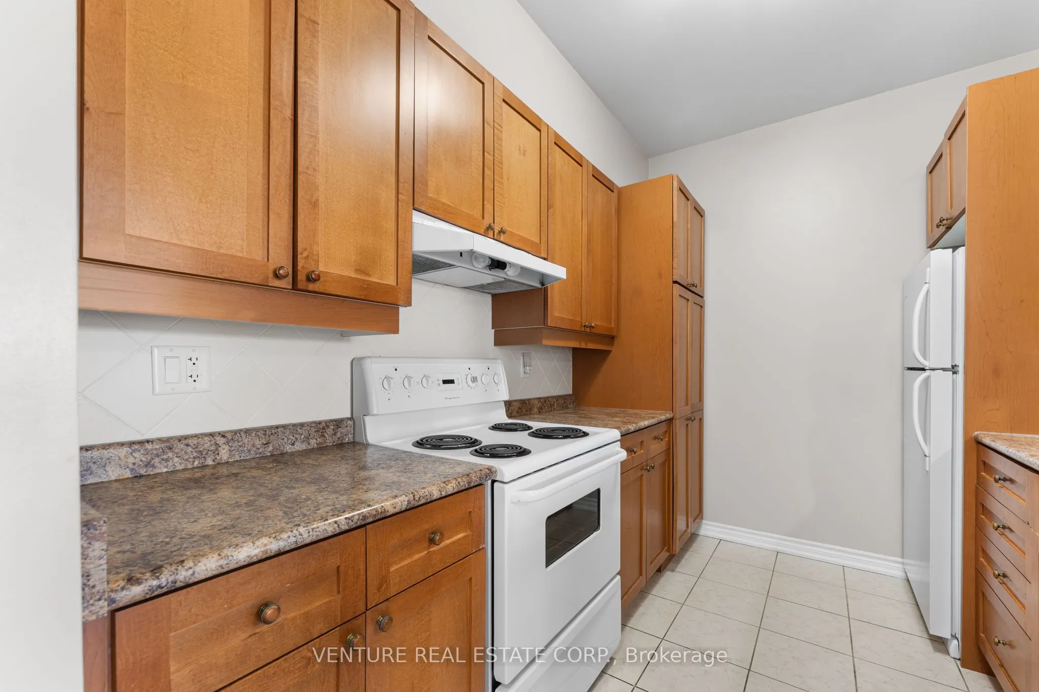 9519 Keele Street, #302