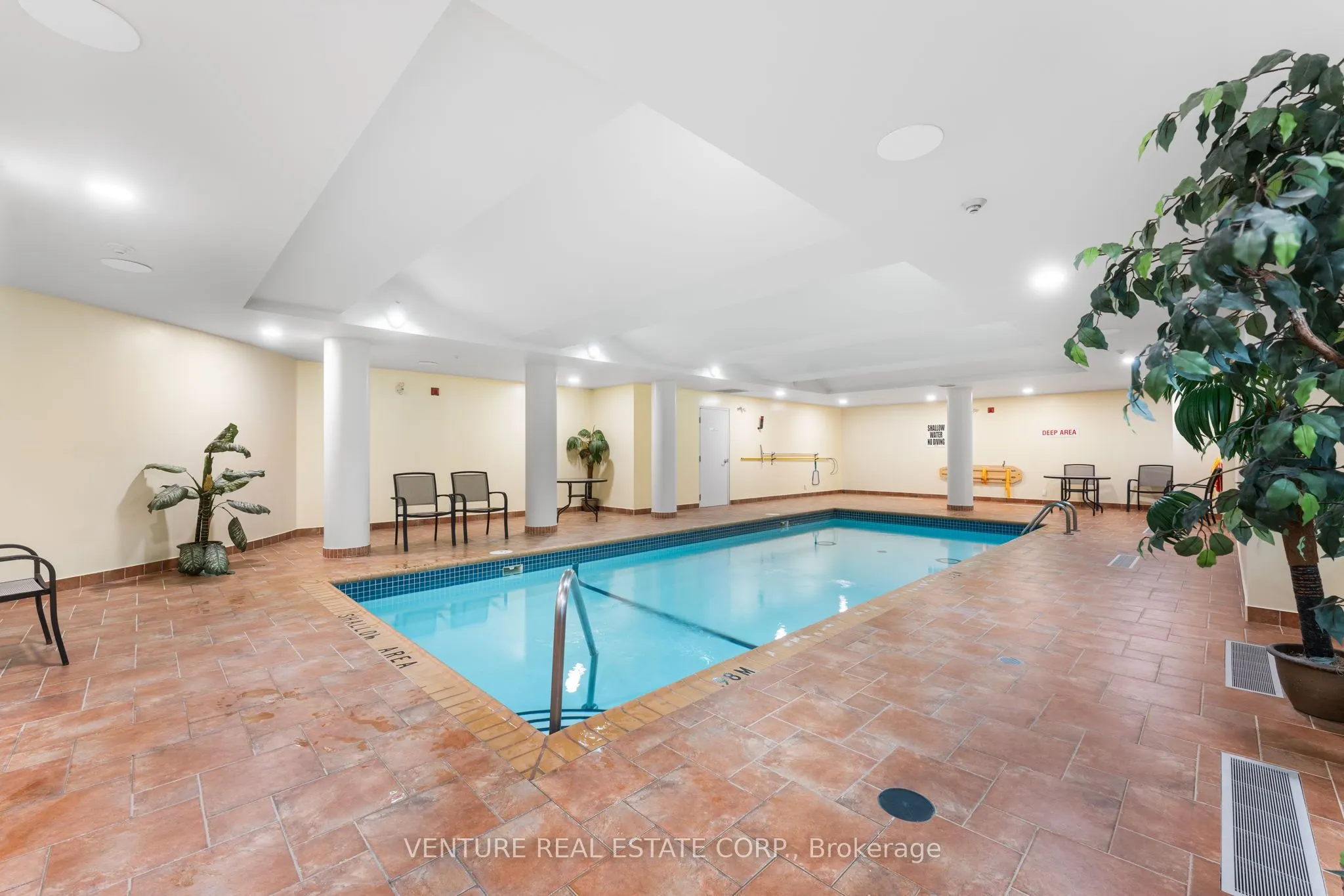 9519 Keele Street, #302